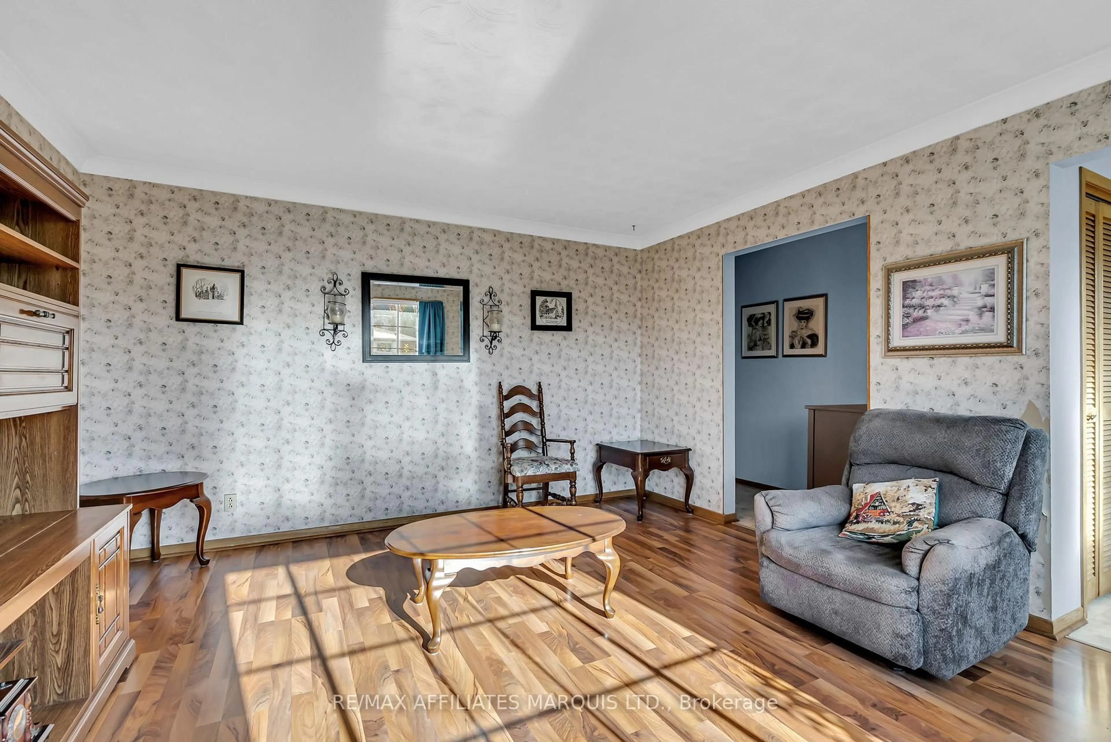 Living room with furniture, unknown for 113 Vimy Ave, Cornwall Ontario K6H 6G9