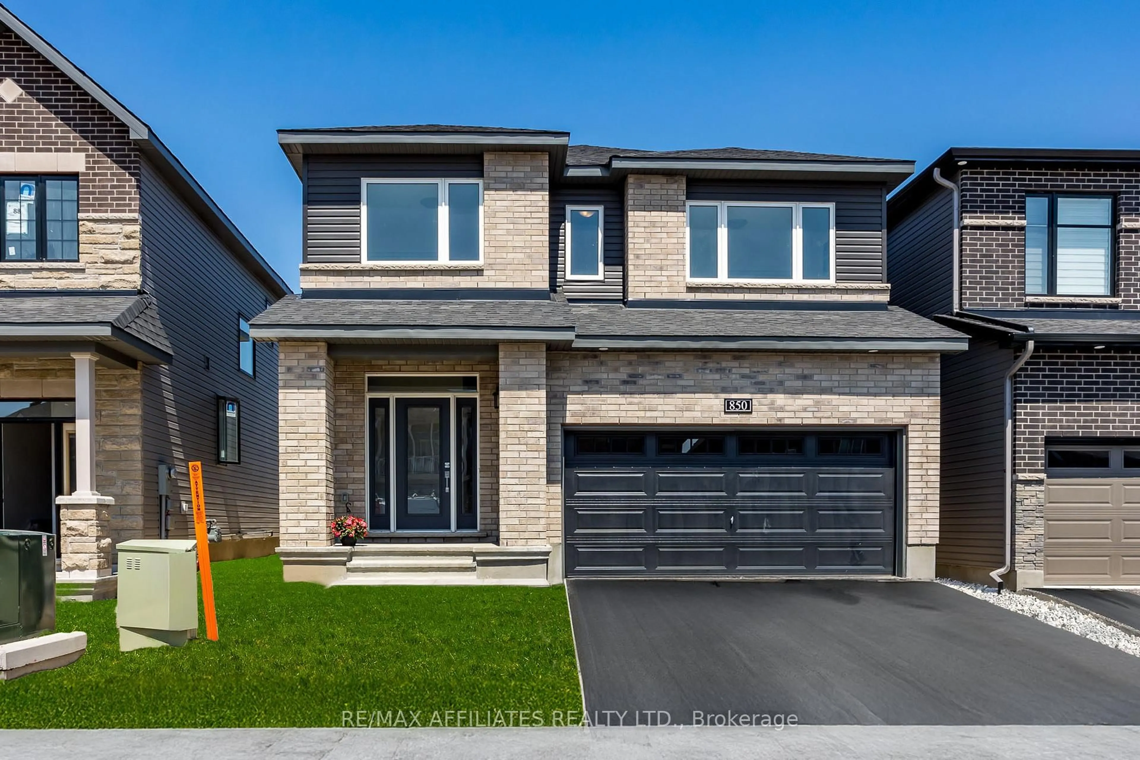 Home with brick exterior material, street for 850 CAPPAMORE Dr, Ottawa Ontario K2C 3H2