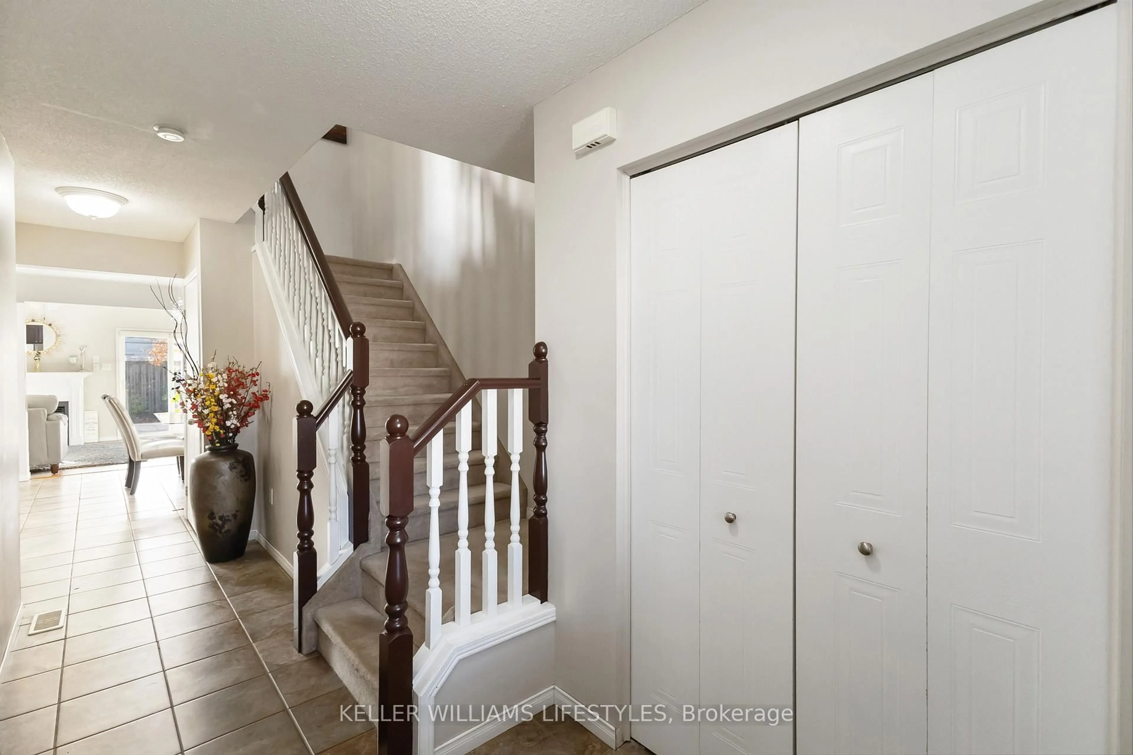 Indoor entryway for 1175 Kimball Cres, London North Ontario N6G 0A7
