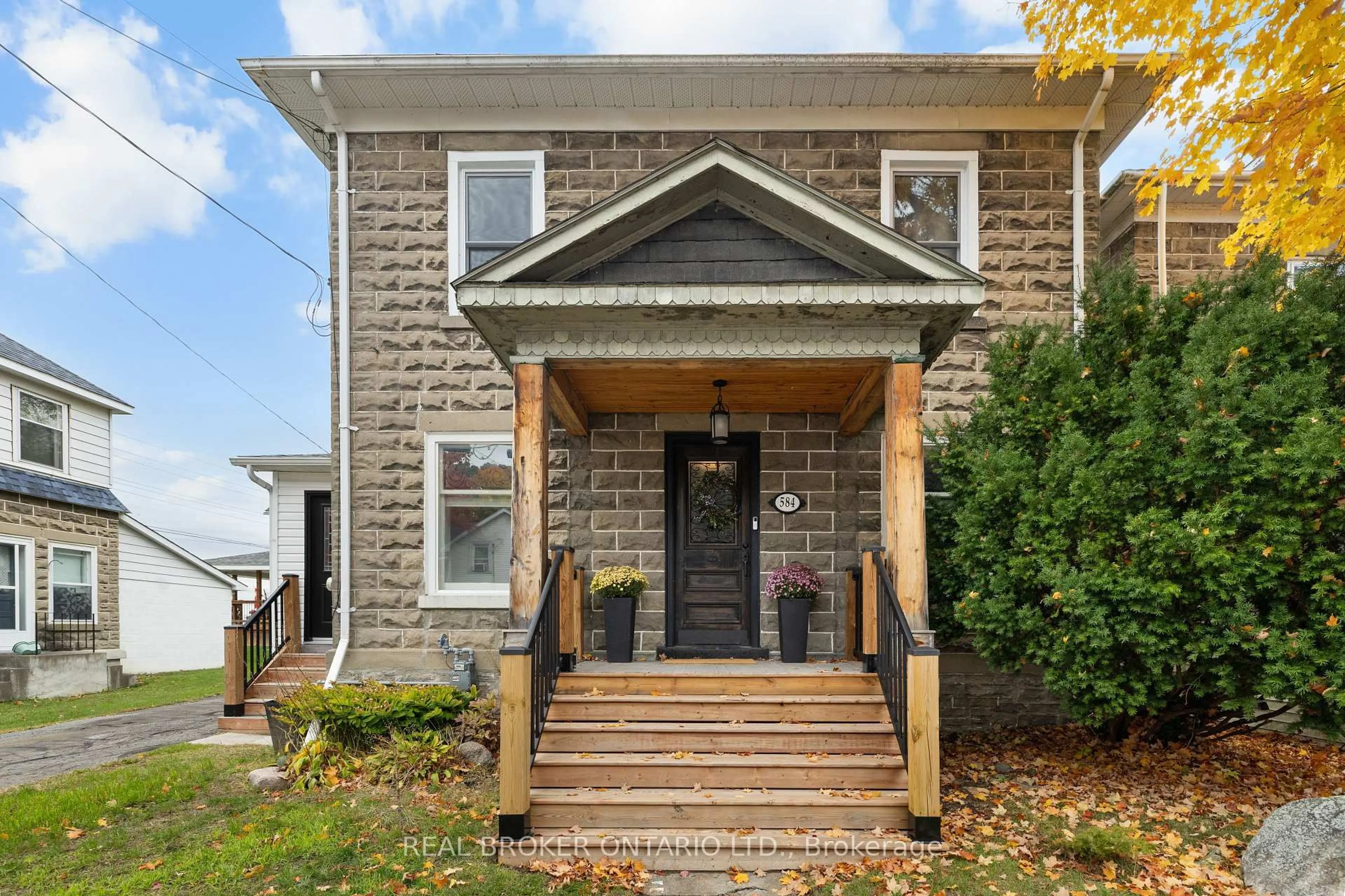 Home with brick exterior material, building for 584 Jessup St, Prescott Ontario K0E 1T0