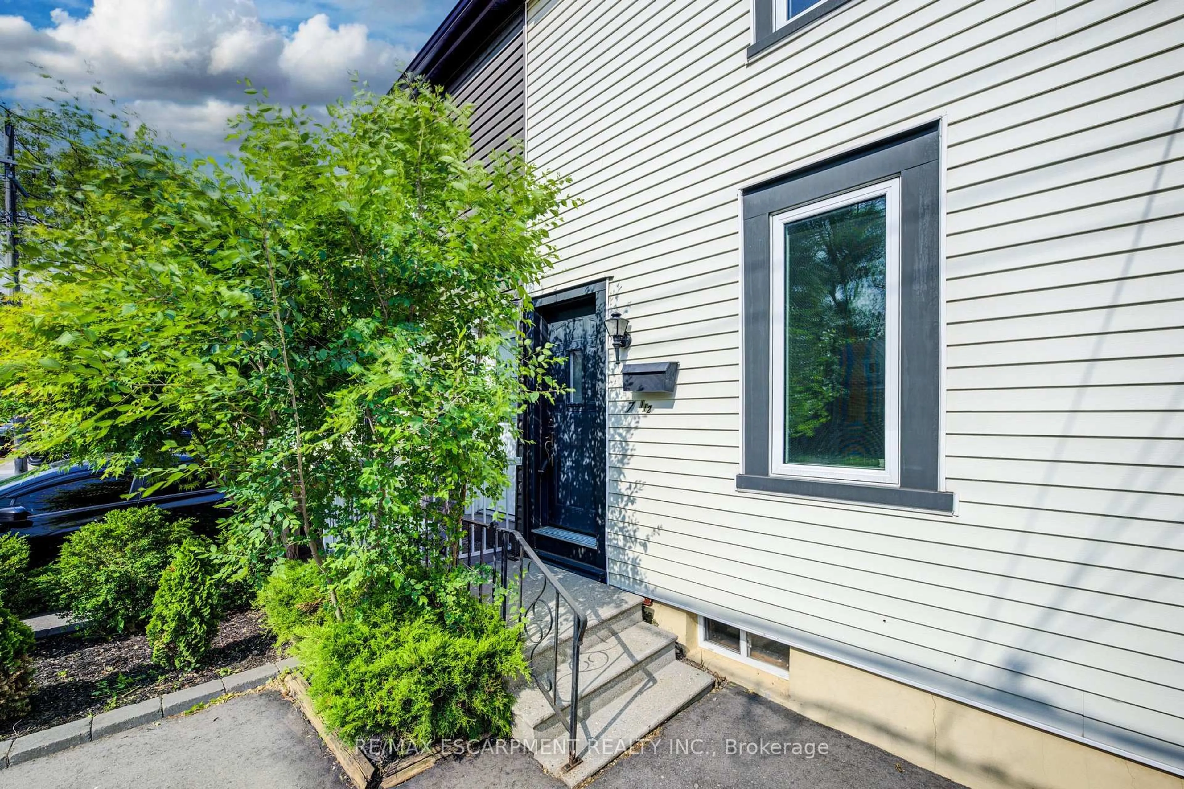 Unknown for 57 1/2 Breadalbane St, Hamilton Ontario L8R 3G2