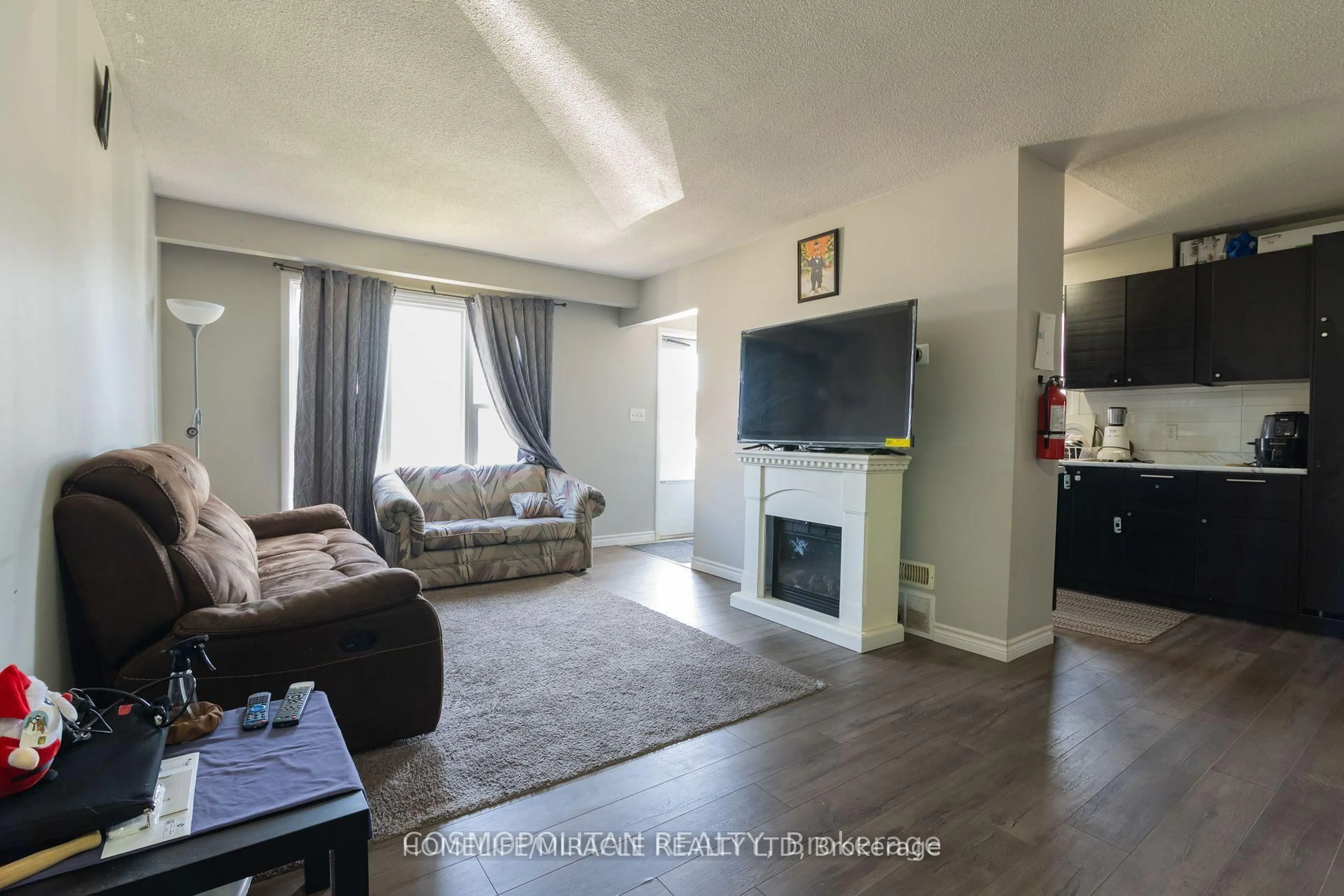 Living room with furniture, unknown for 7 Mcdougall Dr, Thorold Ontario L2V 4C4