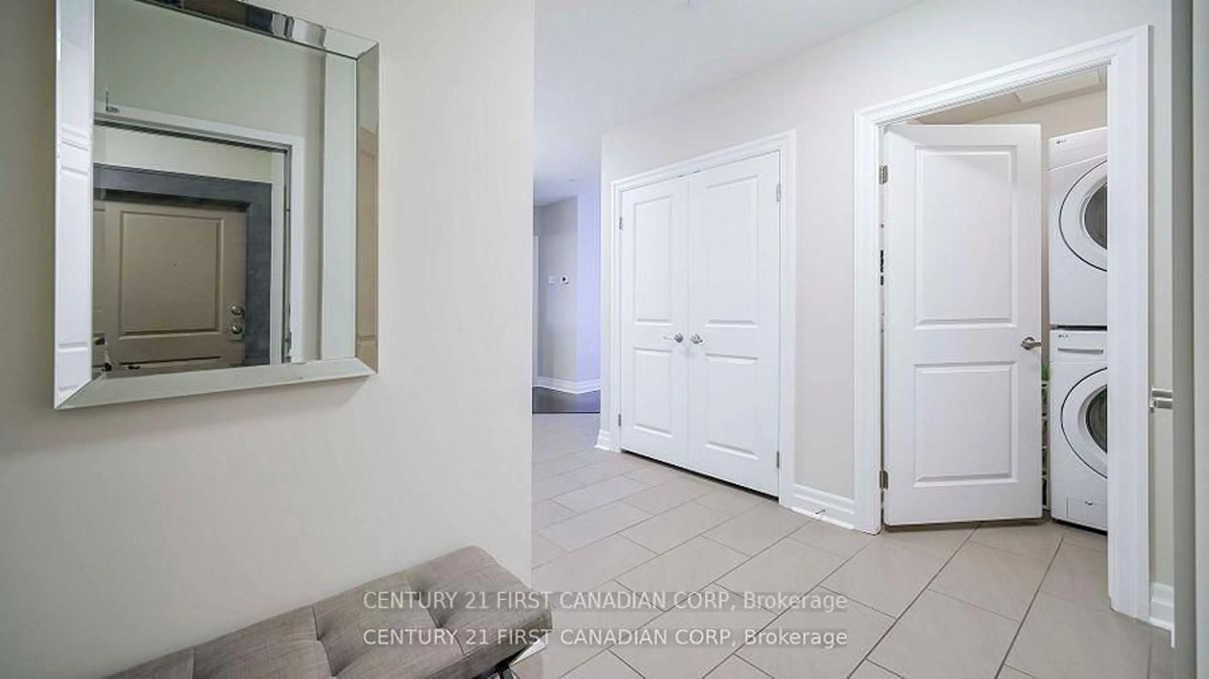 Indoor entryway for 240 Villagewalk Blvd #504, London North Ontario N6G 0P6