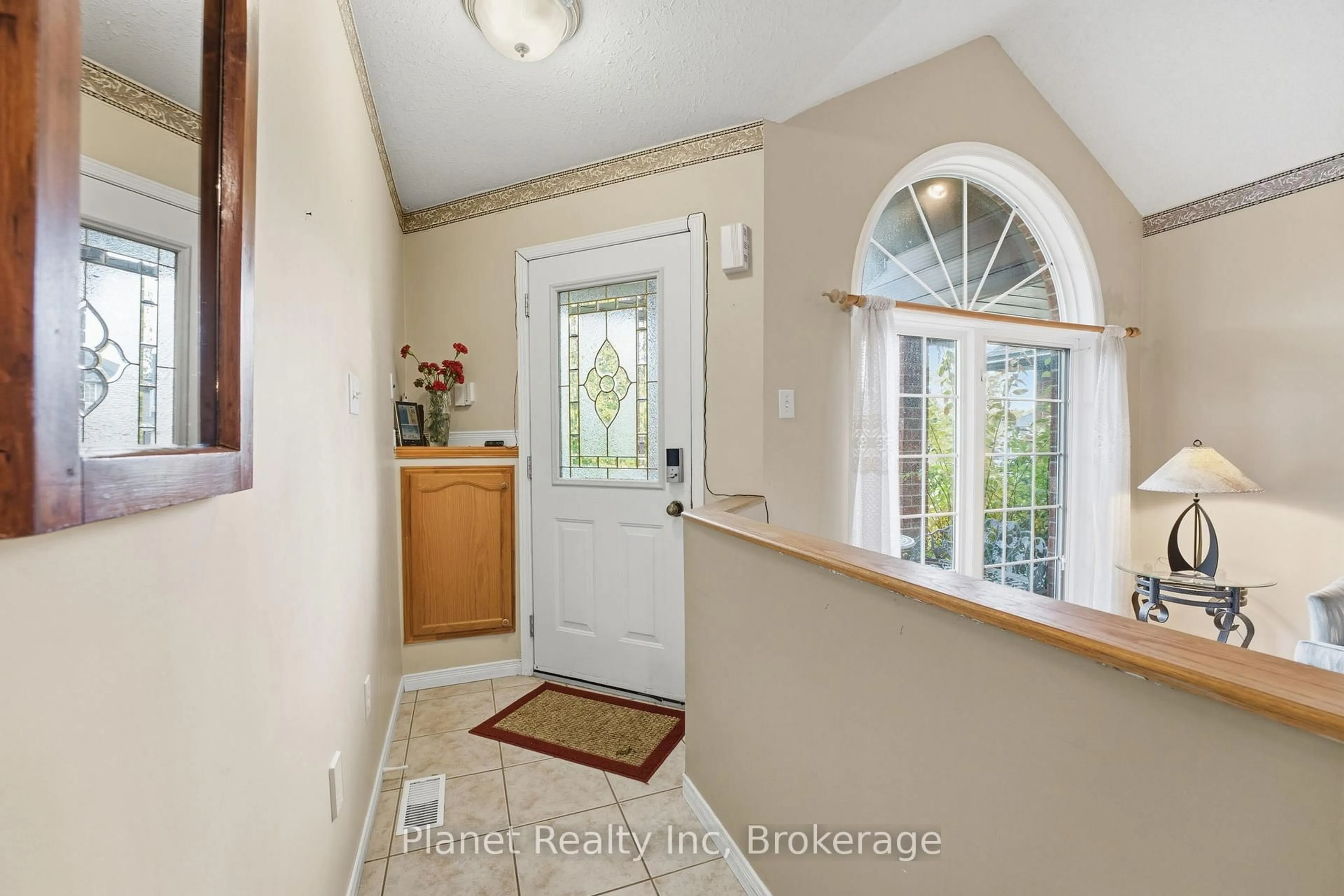Indoor entryway for 24 Fletcher Crt, Guelph Ontario N1E 7G8