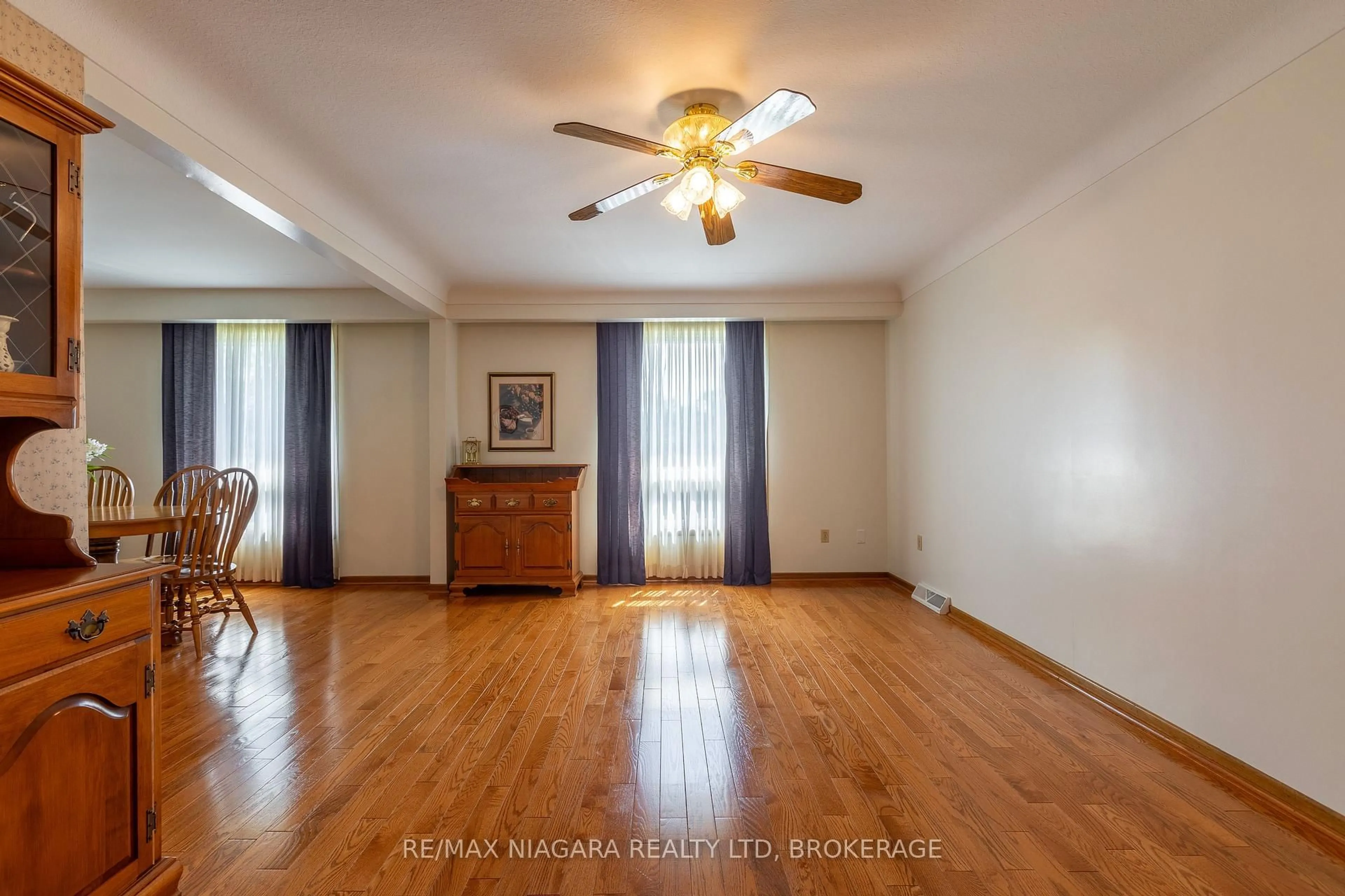 A pic of a room for 82 Westwood Cres, Welland Ontario L3C 4R3