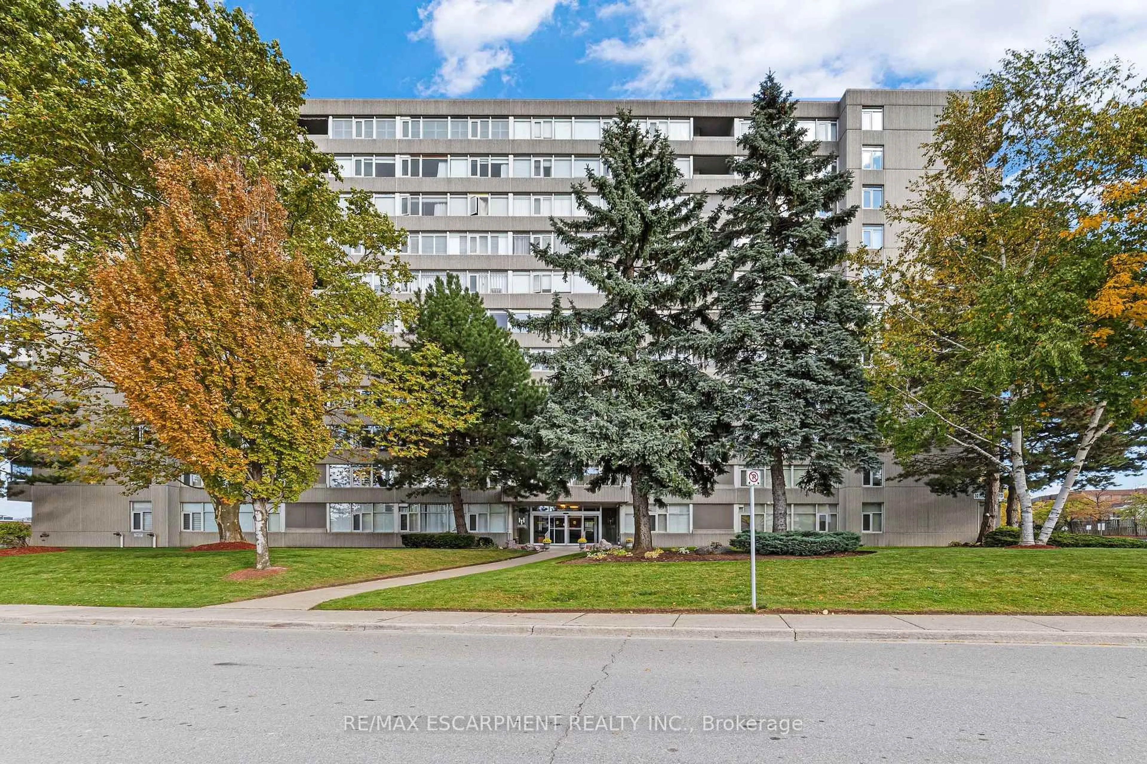 Patio, unknown for 30 Harrisford St #1104, Hamilton Ontario L8K 6M9