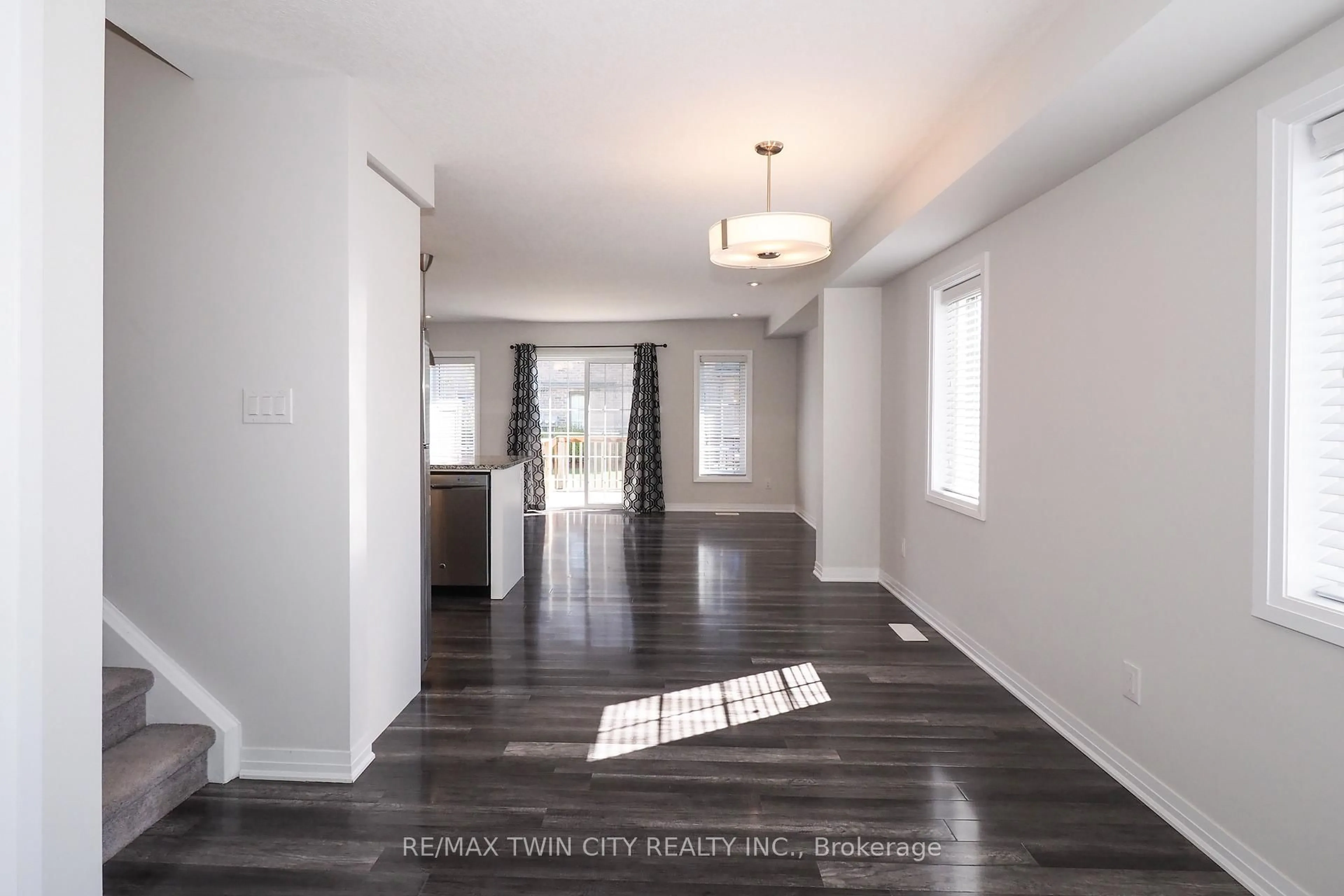 Indoor entryway for 181 South Creek Dr, Kitchener Ontario N2P 0E1