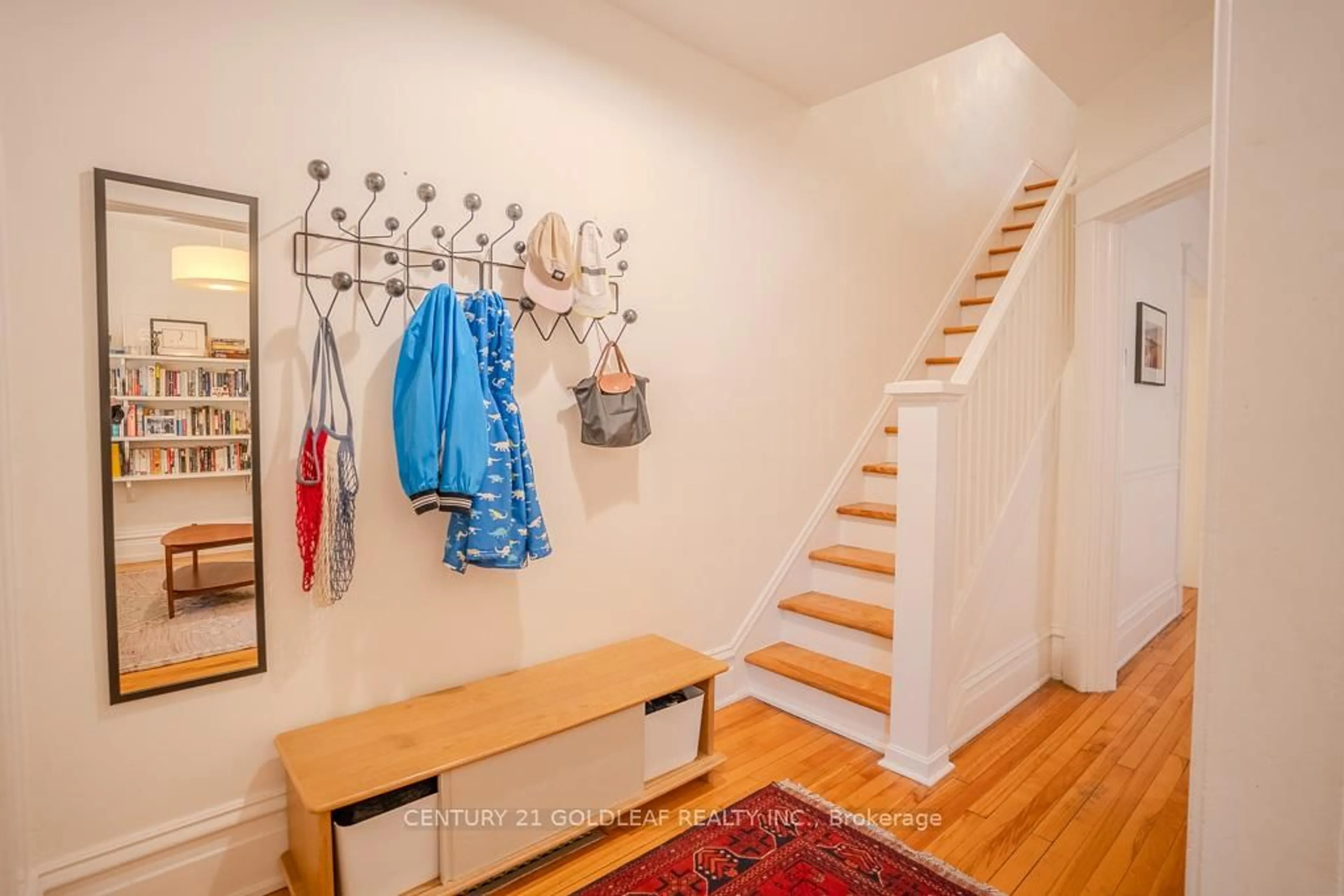 Indoor entryway for 65 Rosemere Ave, Ottawa Ontario K1S 1A5