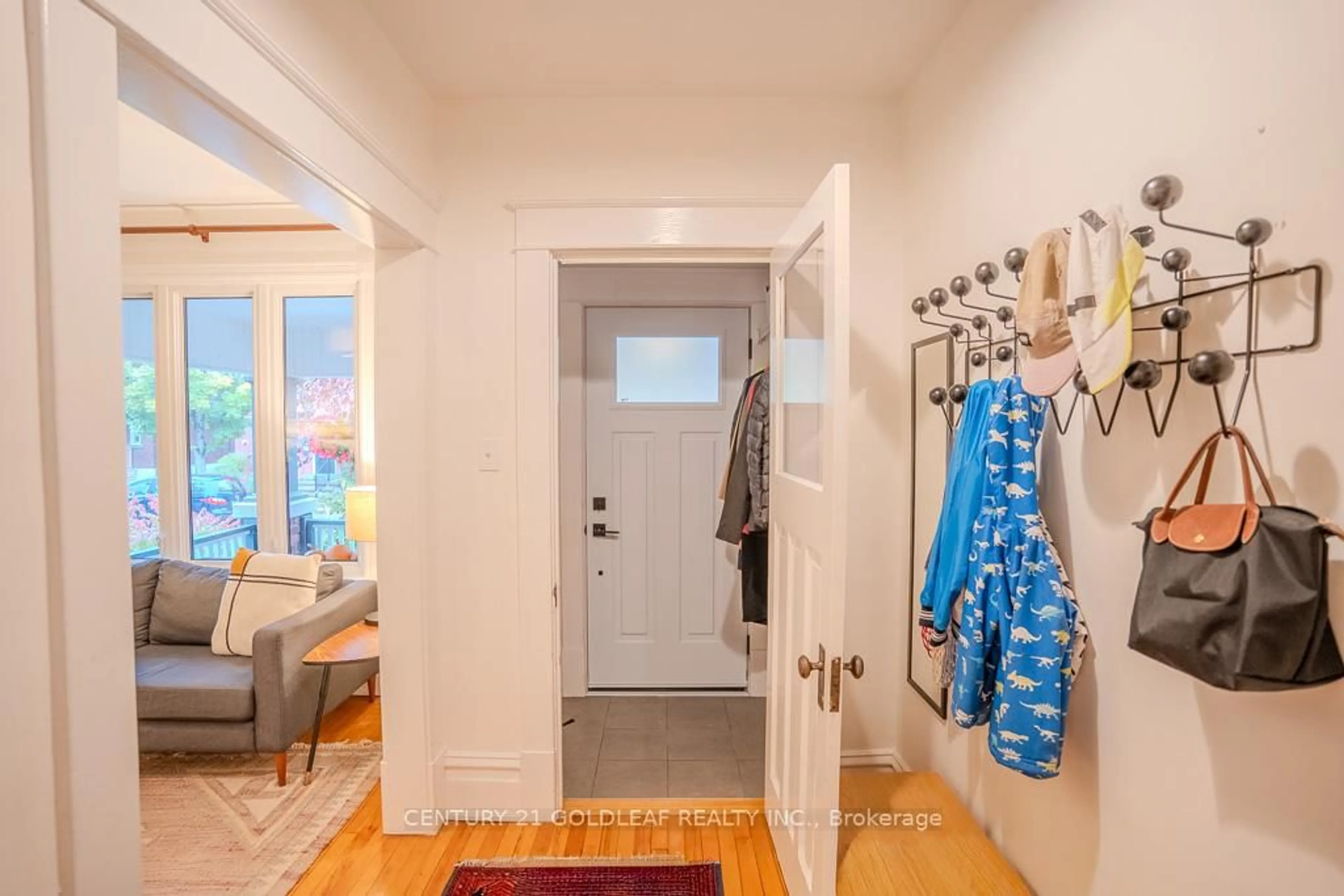 Indoor entryway for 65 Rosemere Ave, Ottawa Ontario K1S 1A5