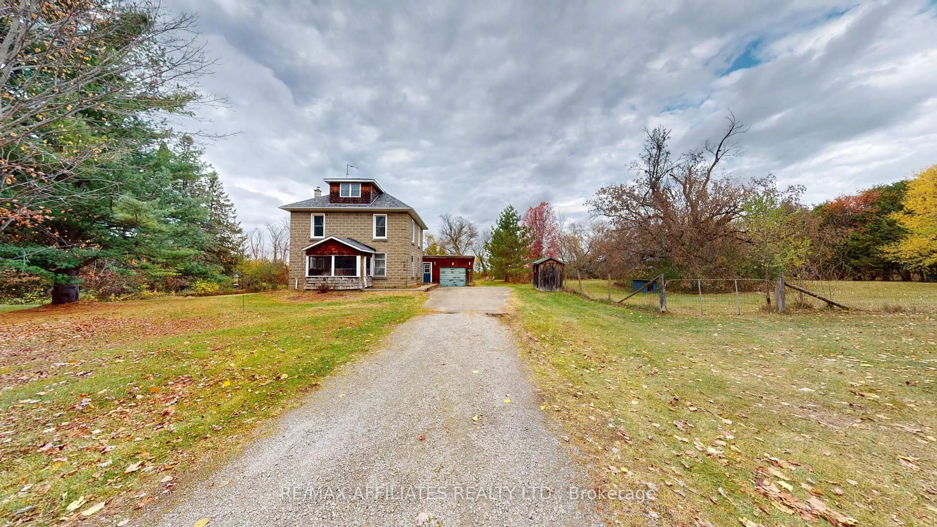 A pic from outside/outdoor area/front of a property/back of a property/a pic from drone, unknown for 8218 County 21 Rd, Augusta Ontario K0G 1R0