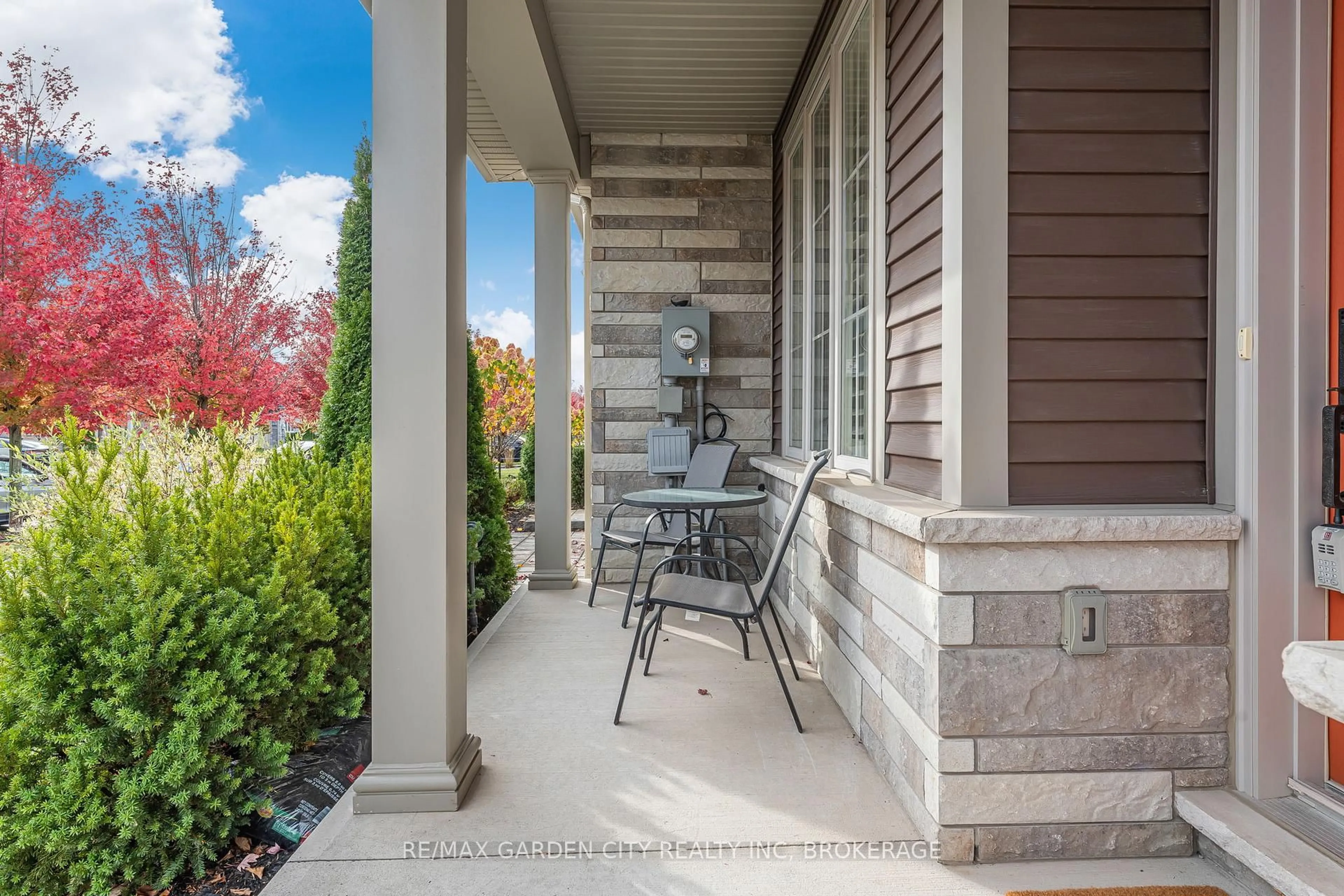 Patio, street for 27 Andrew Lane, Thorold Ontario L2V 0E3