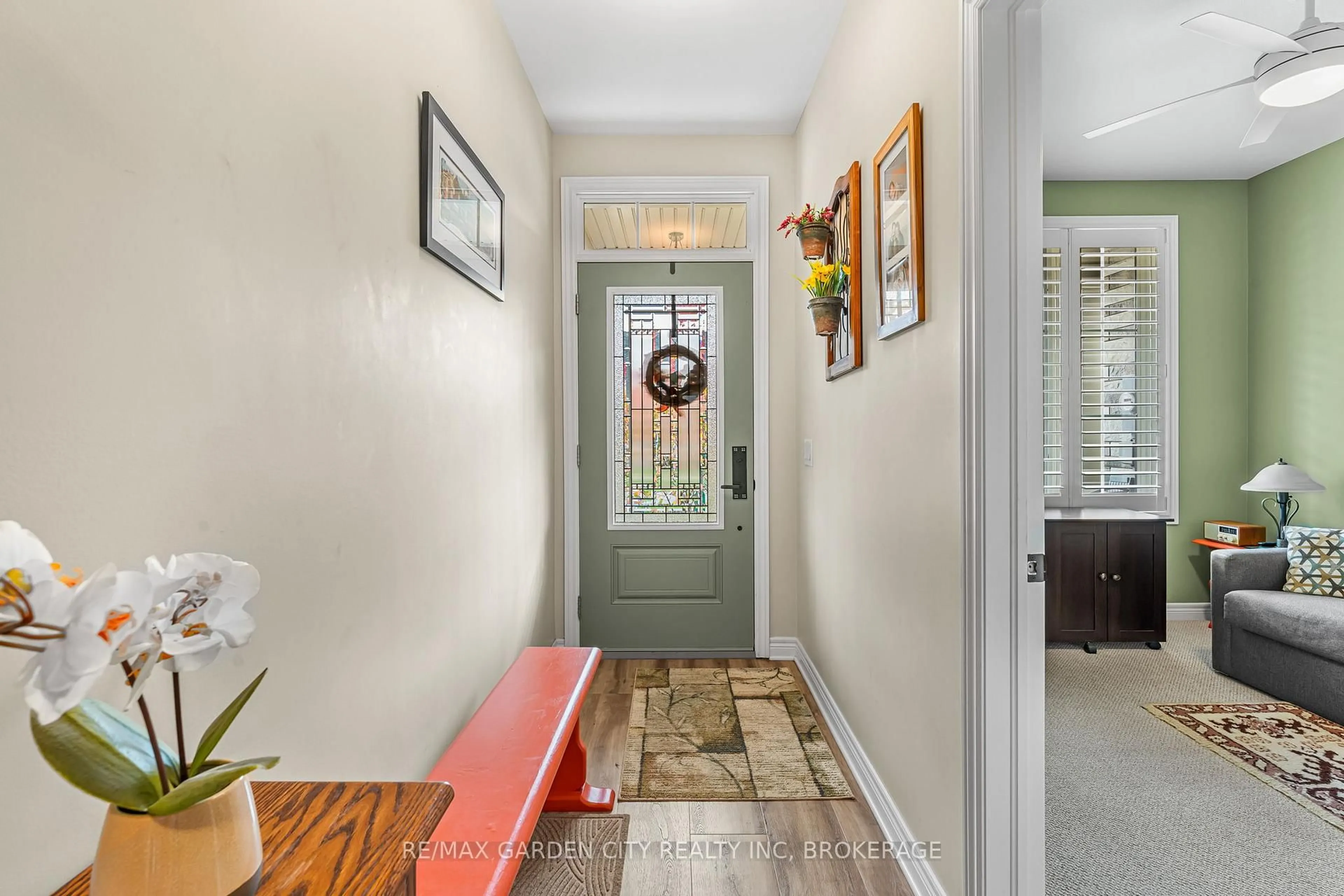 Indoor entryway for 27 Andrew Lane, Thorold Ontario L2V 0E3