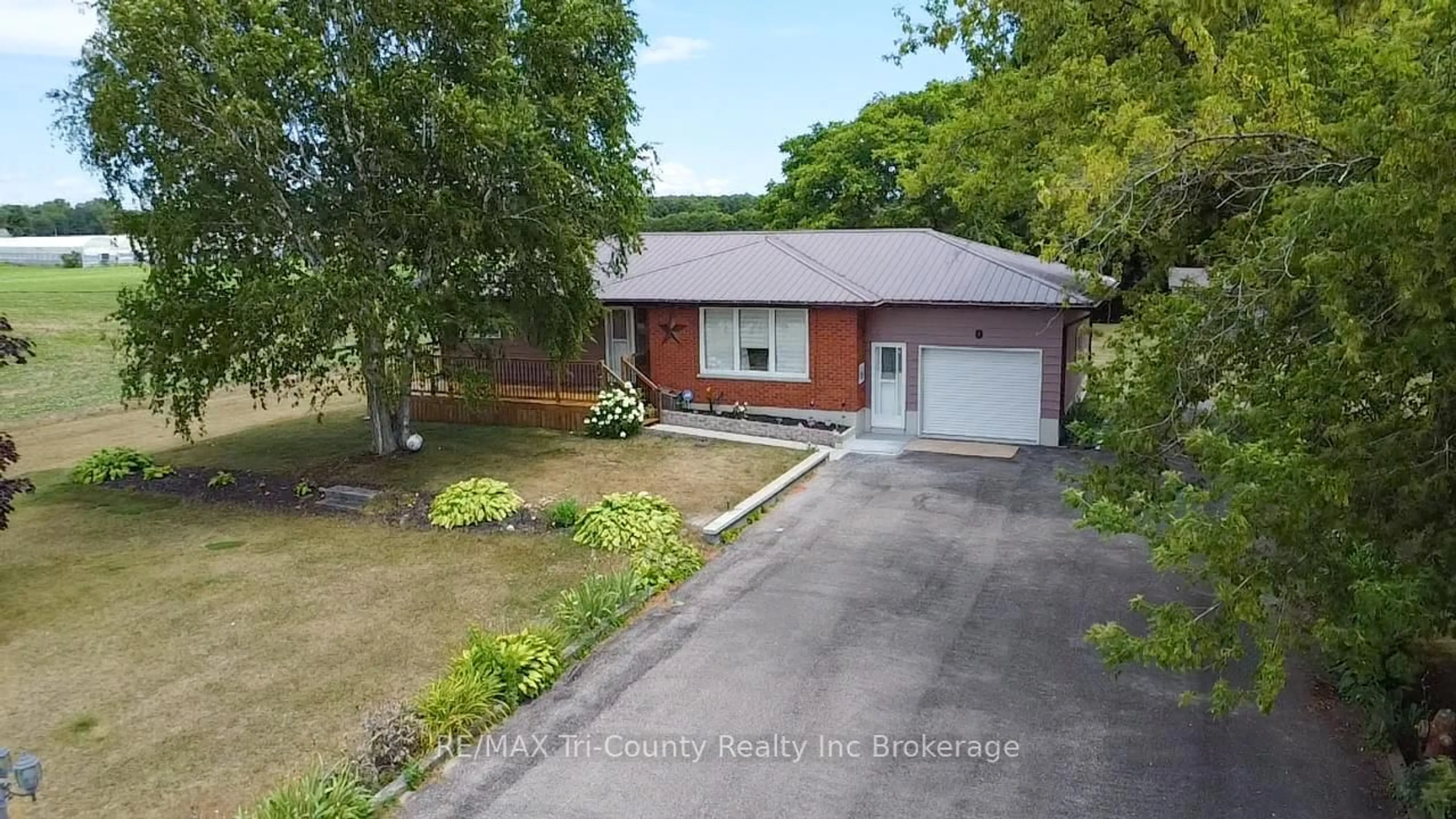 A pic from outside/outdoor area/front of a property/back of a property/a pic from drone, street for 630 5th Concession ENR Rd, Norfolk Ontario N0E 1C0