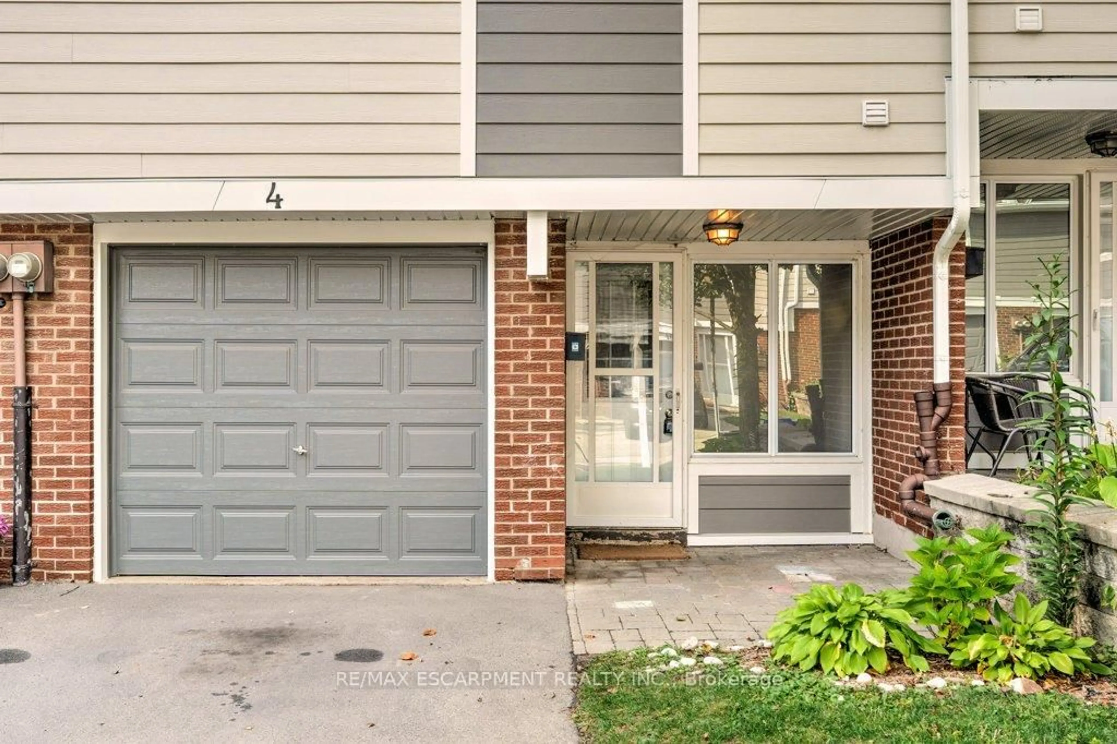 Home with brick exterior material, street for 4 Trudy Crt, Hamilton Ontario L9H 5P7