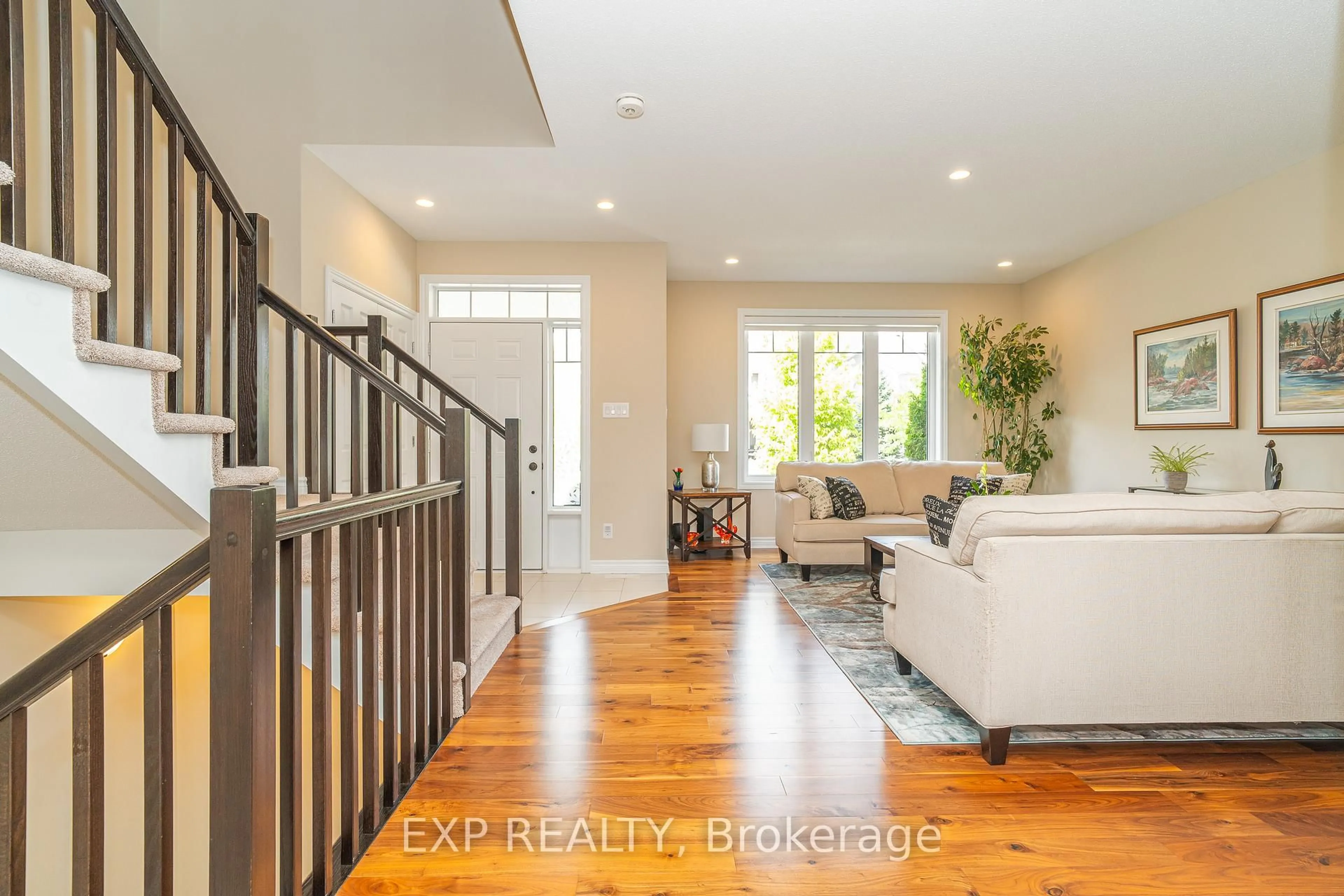 Indoor entryway for 406 Sweetflag St, Ottawa Ontario K2J 5Y6