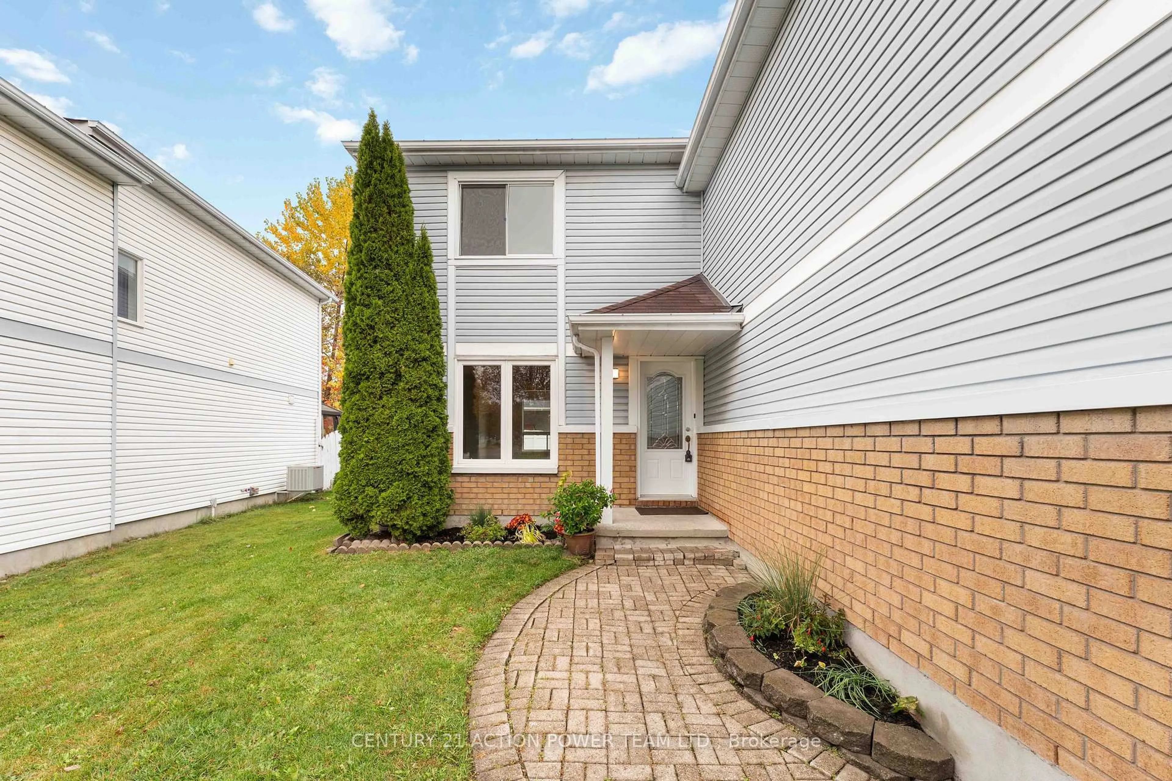 Home with brick exterior material, street for 1474 Shawinigan St, Ottawa Ontario K4A 2M8