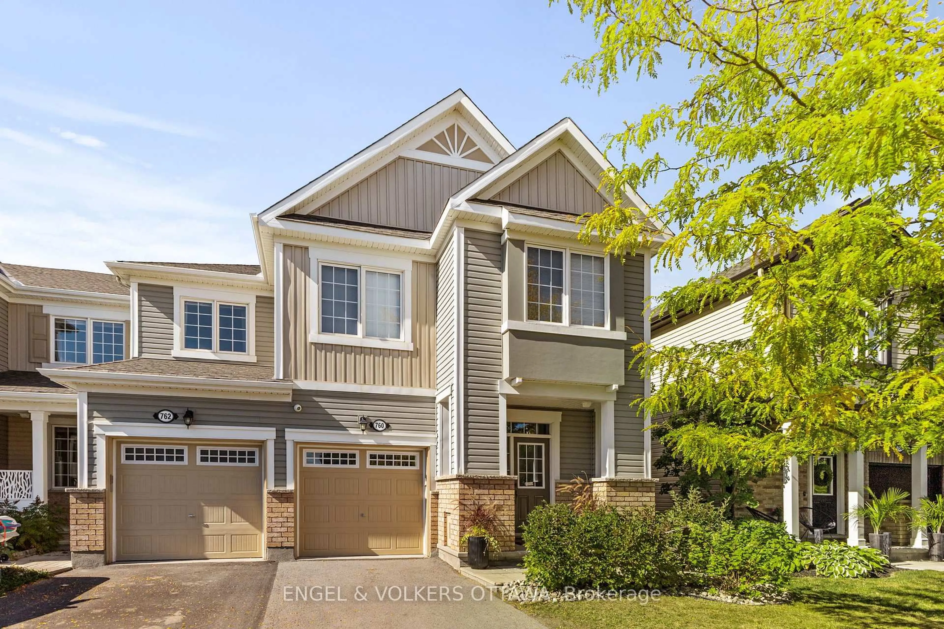 Home with vinyl exterior material, street for 760 Mayfly Cres, Ottawa Ontario K2J 6C9