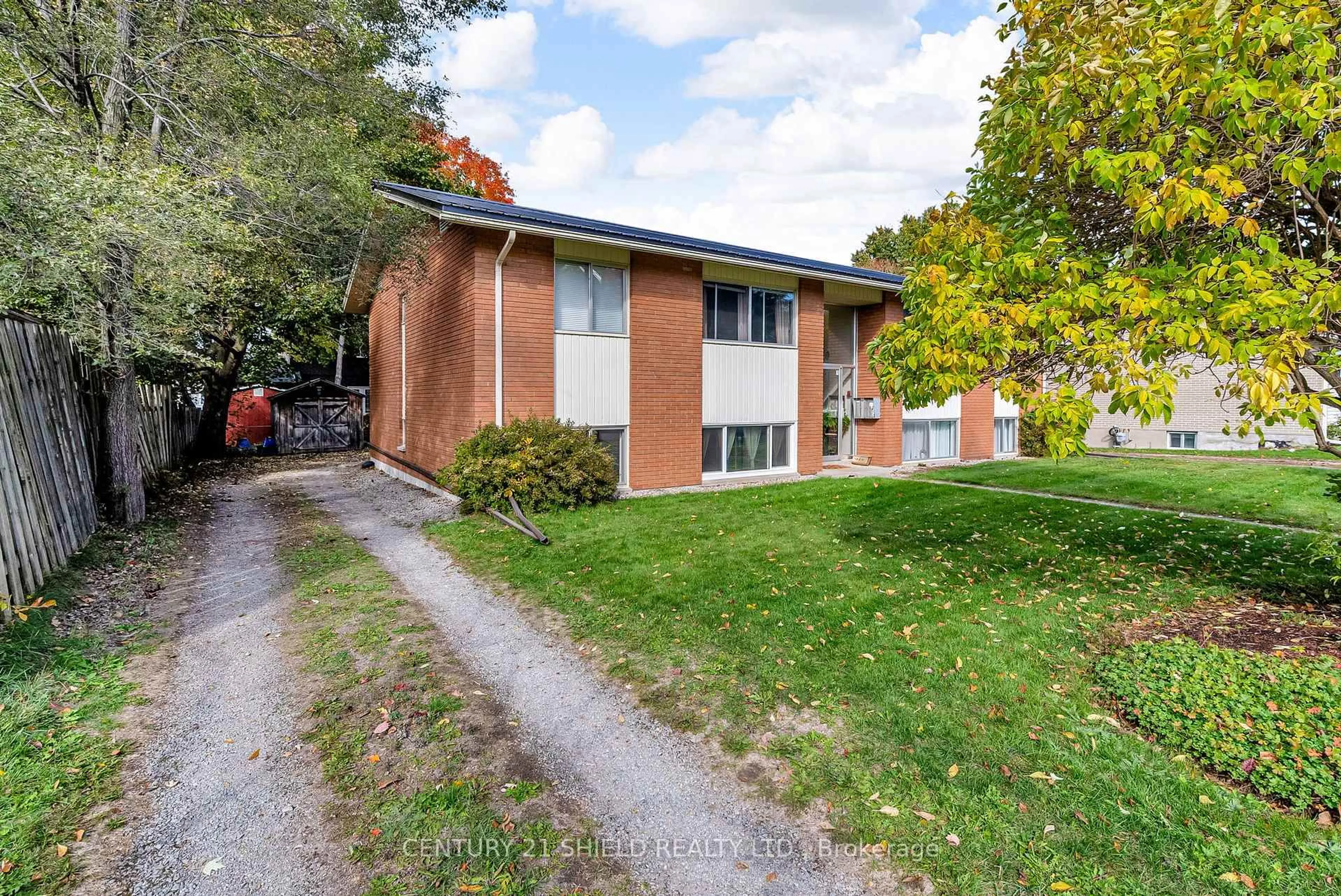 Home with brick exterior material, street for 10 Winters Crt, Brockville Ontario K6V 1T7