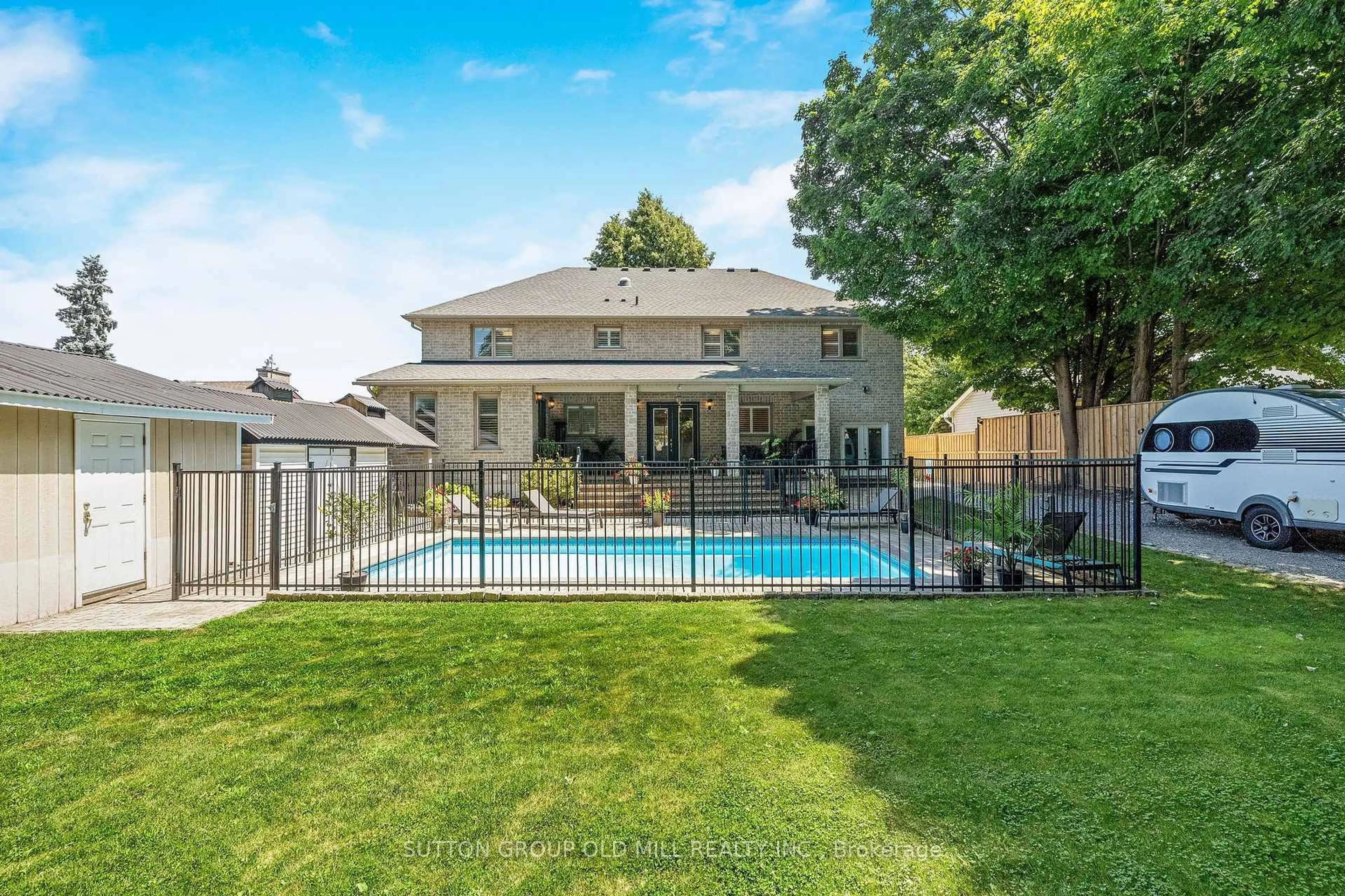 Pool for 17 Miller Dr, Hamilton Ontario L9G 2H9