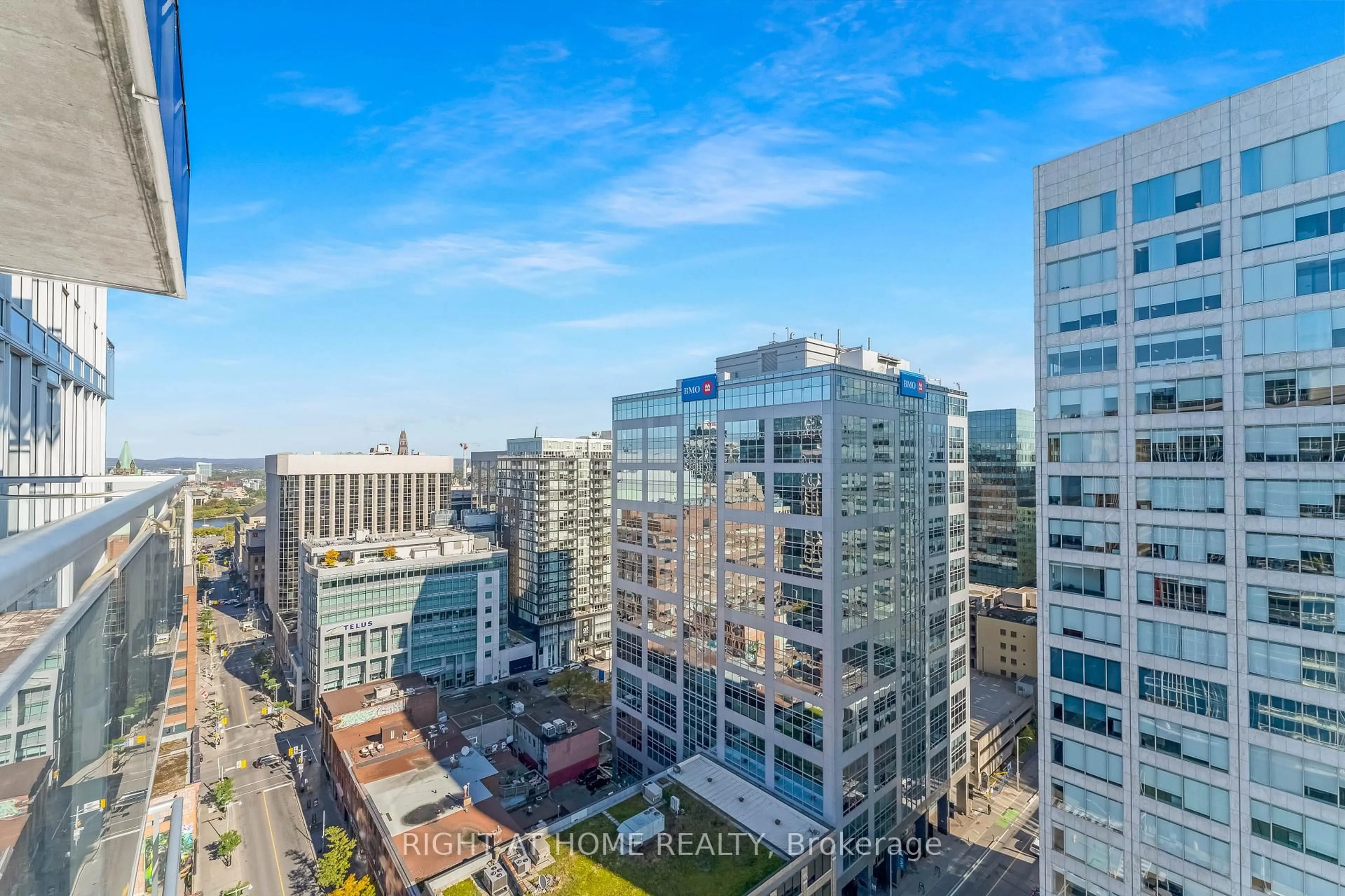 A pic from outside/outdoor area/front of a property/back of a property/a pic from drone, city buildings view from balcony for 324 Laurier Ave #2010, Ottawa Ontario K1P 0A4