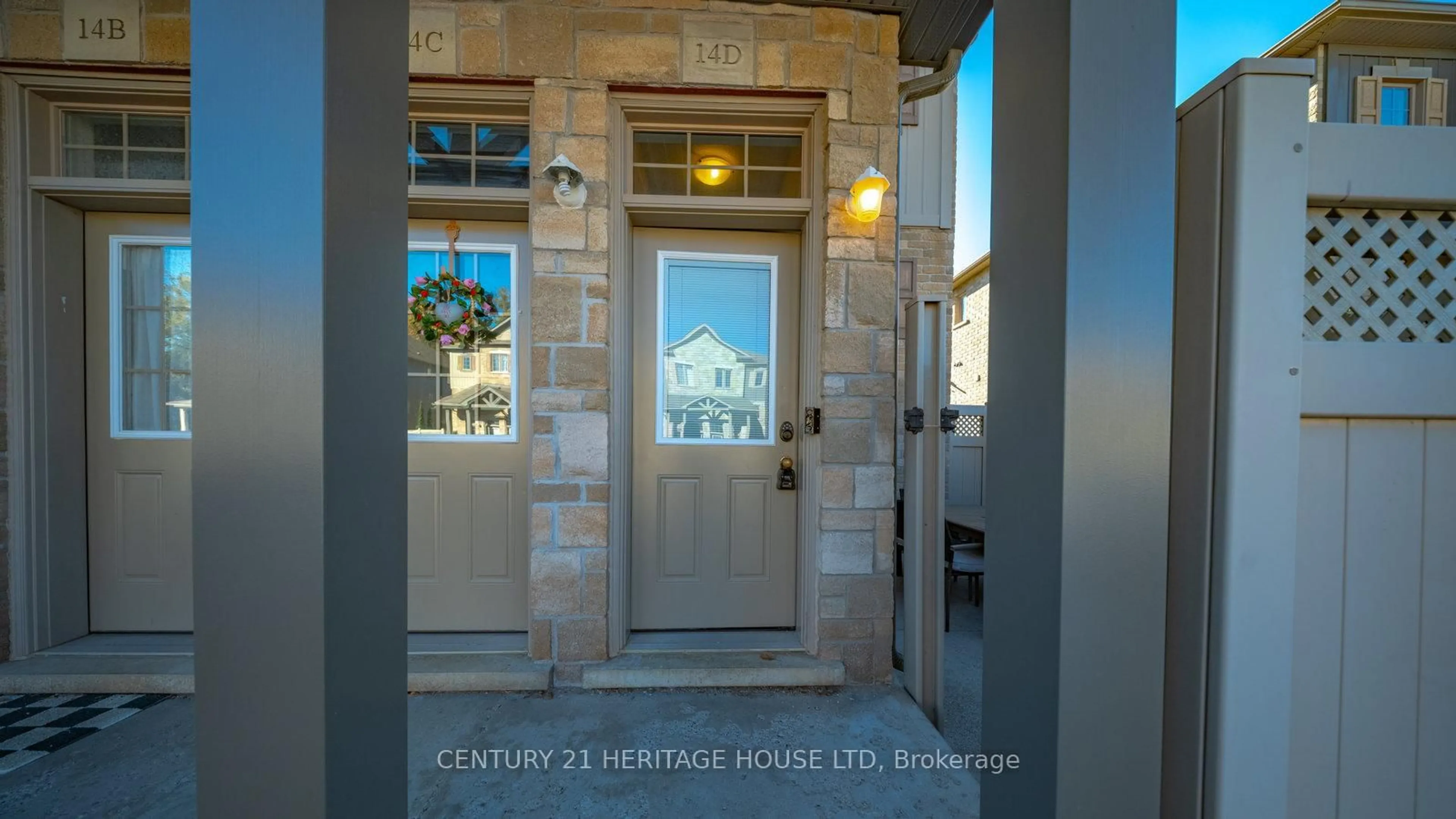 Indoor entryway for 931 Glasgow St #14D, Kitchener Ontario N2N 0B6