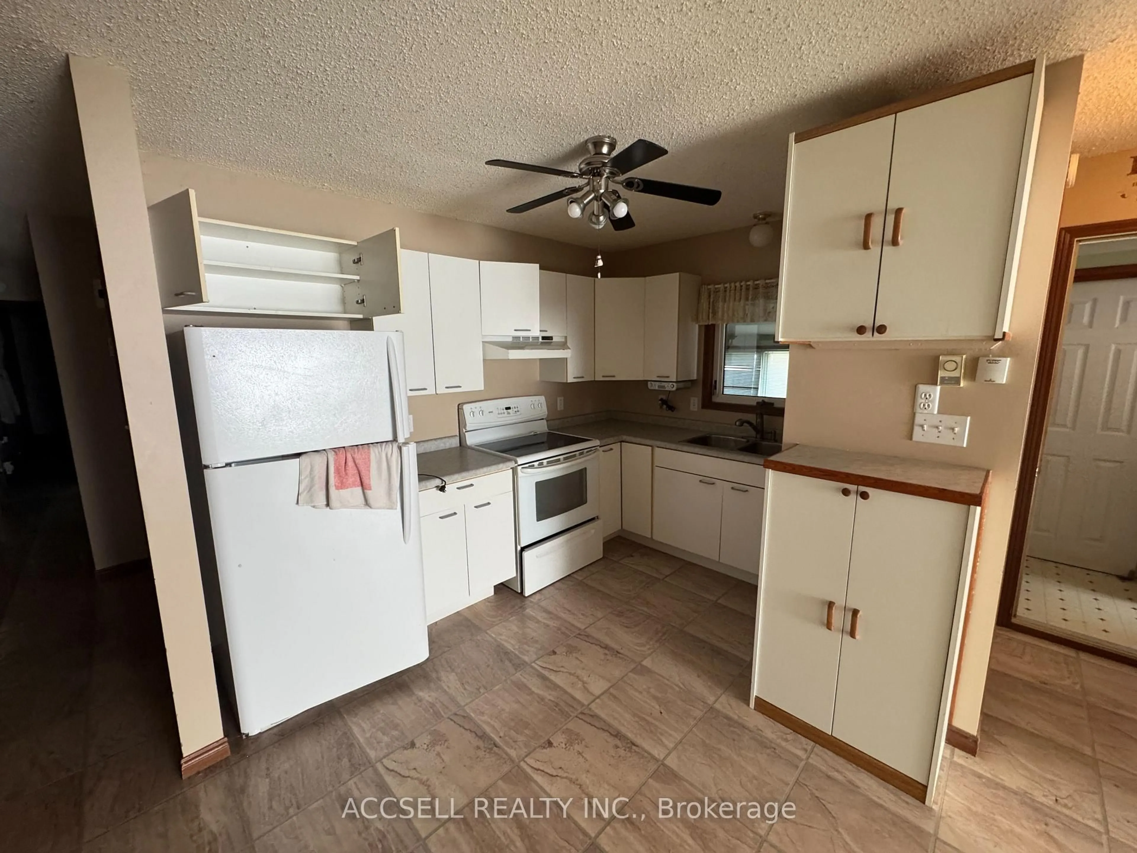 Standard kitchen, unknown for 2 Watergate Dr, Ashfield-Colborne-Wawanosh Ontario N7A 3Y3