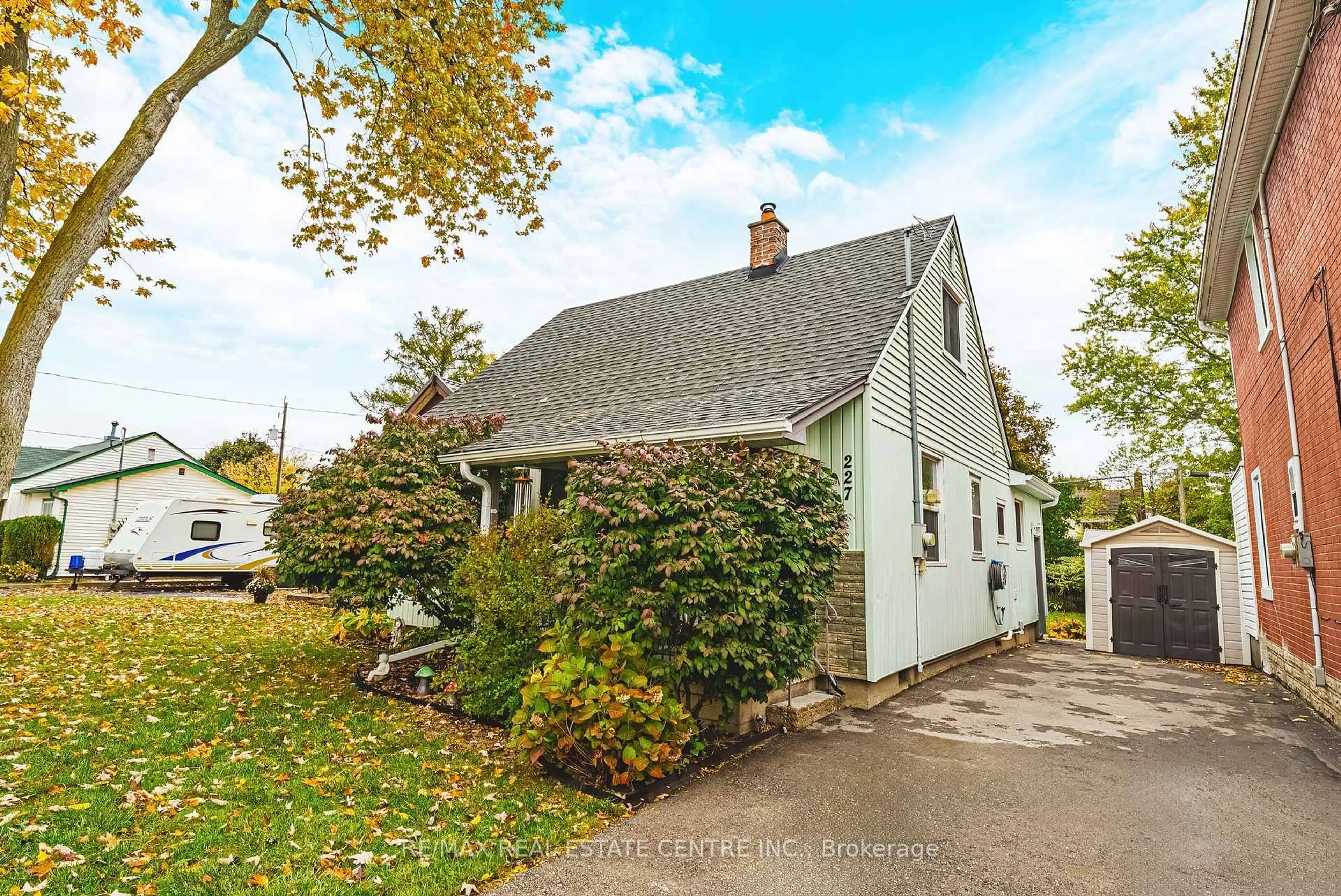 Home with vinyl exterior material, street for 227 Schlueter St, Cambridge Ontario N3H 4B6