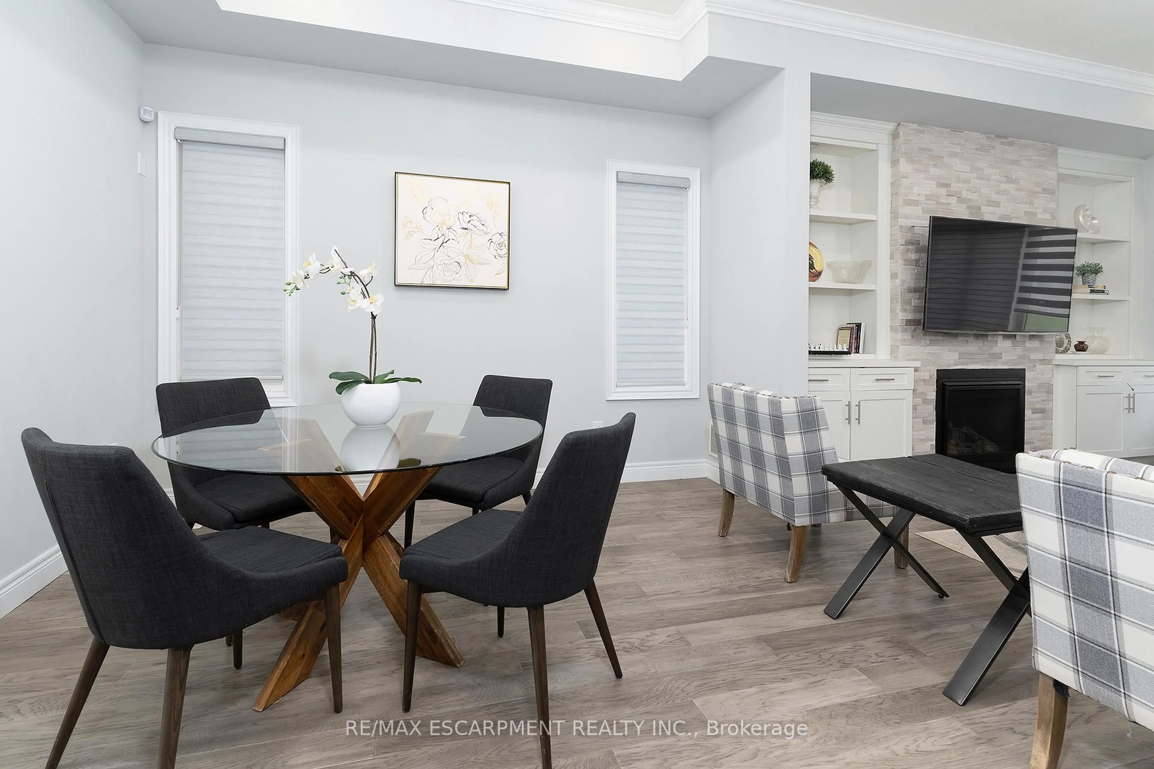 Dining room, ceramic/tile floor for 44 Miller Dr, Hamilton Ontario L9G 2J1