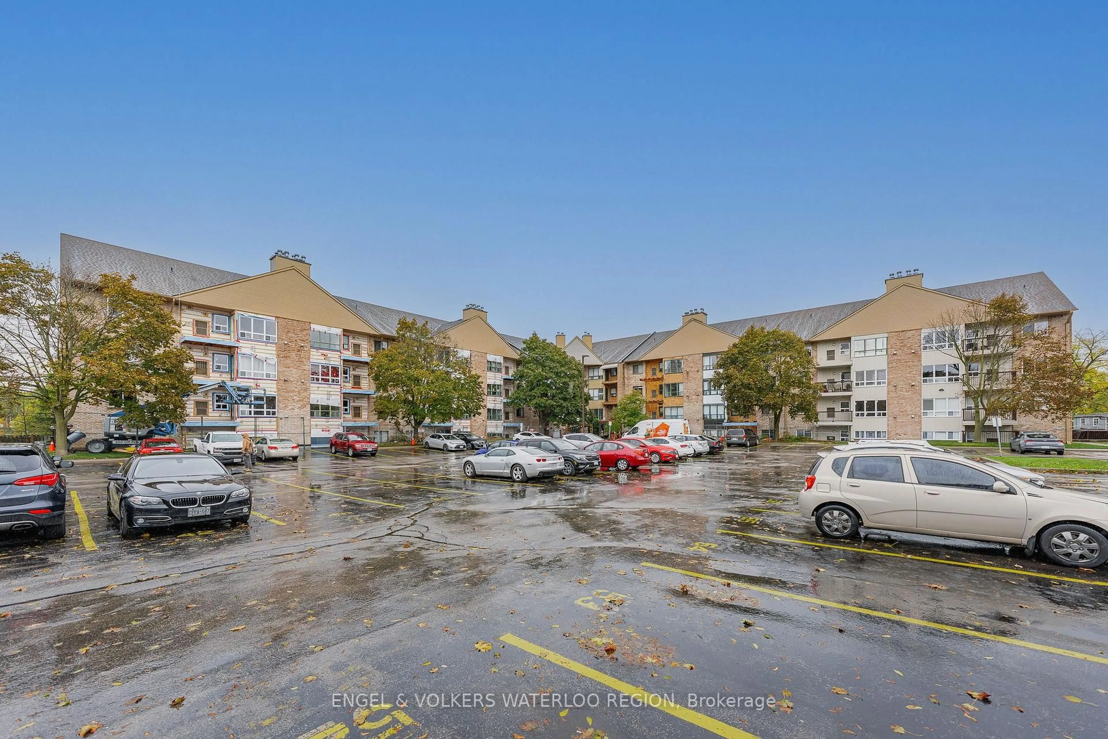 Patio, unknown for 15 Hofstetter Ave #406, Kitchener Ontario N2A 3Z7