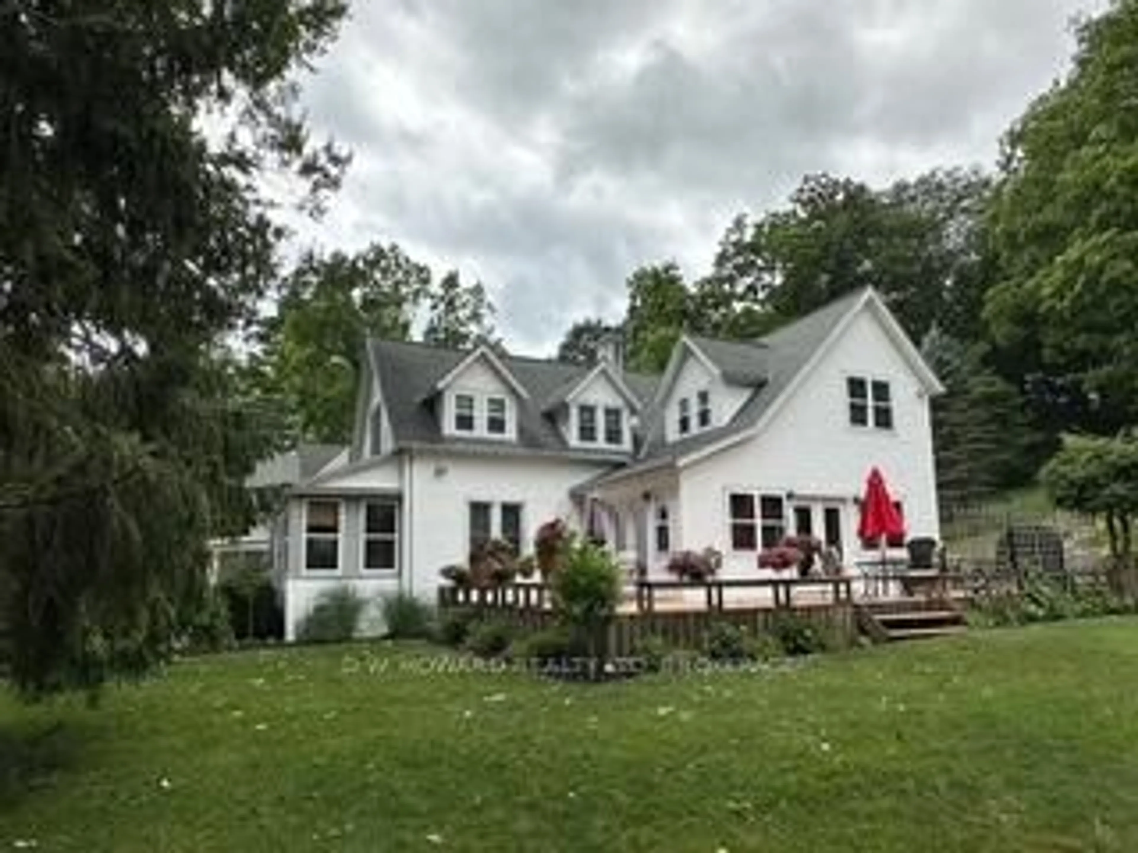 A pic from outside/outdoor area/front of a property/back of a property/a pic from drone, unknown for 4912 Brown Rd, Fort Erie Ontario L0S 1N0