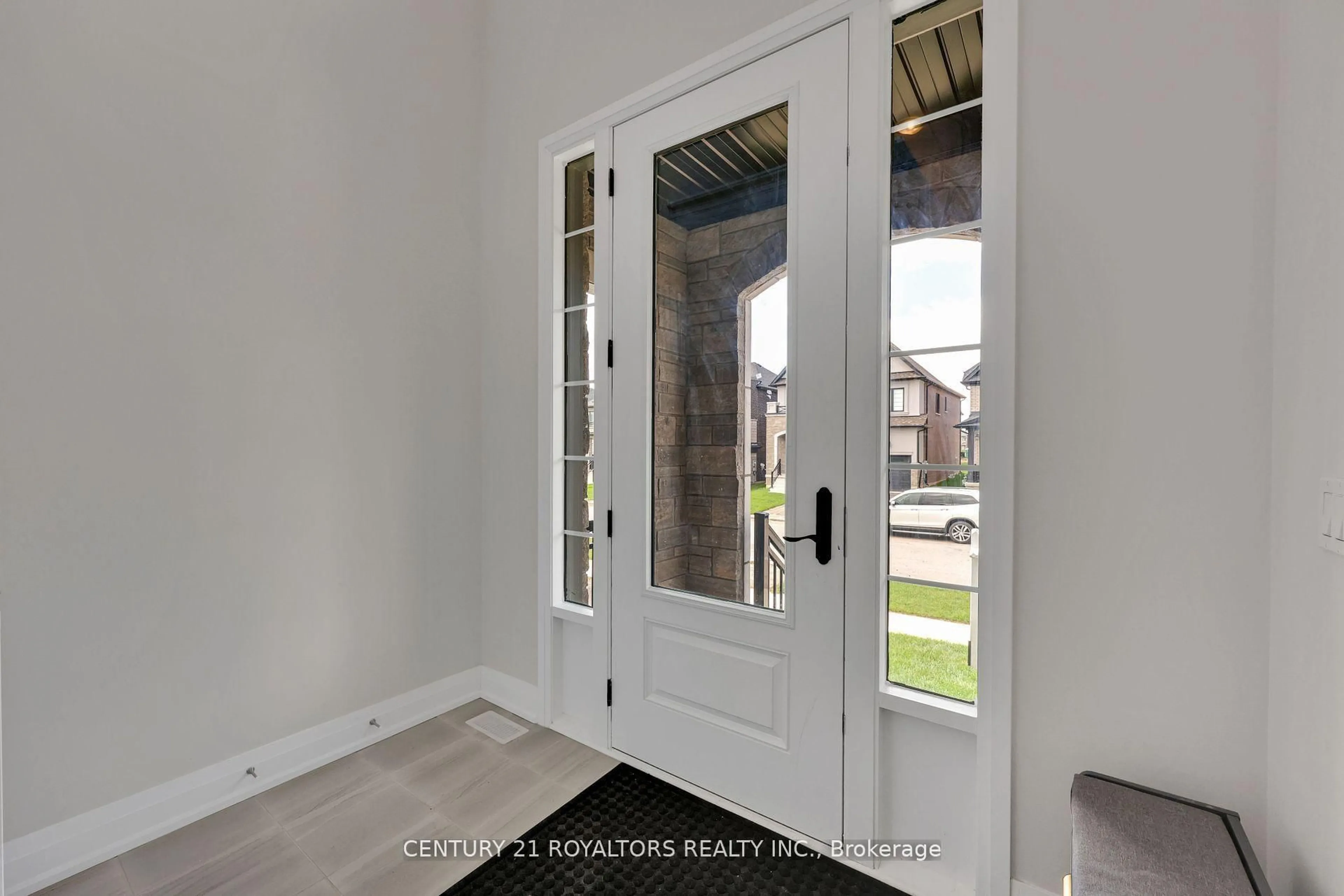 Indoor entryway for 909 Knights Lane, Woodstock Ontario N4T 0P7