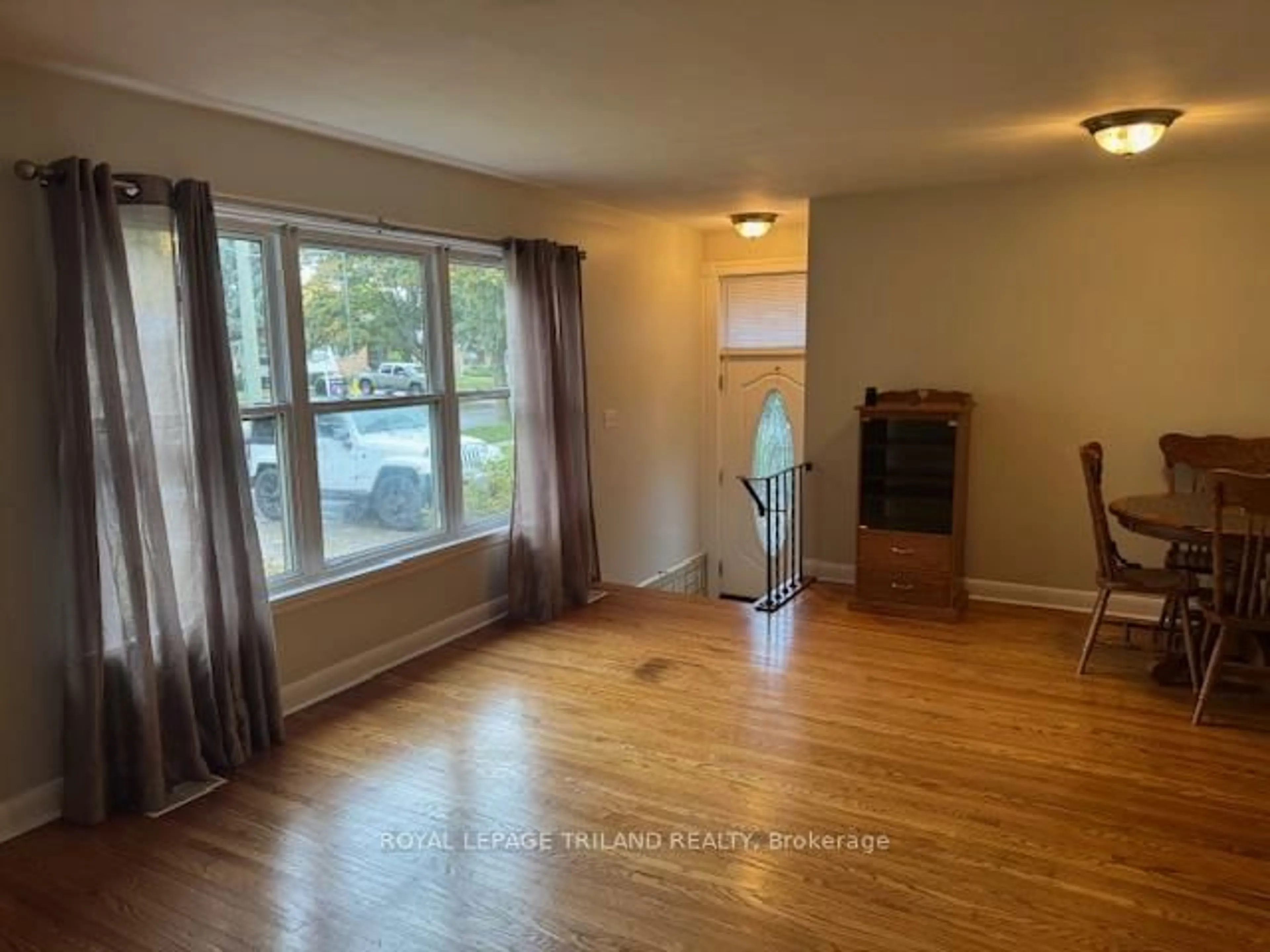 A pic of a room for 1938 Royal Cres, London East Ontario N5V 1N7