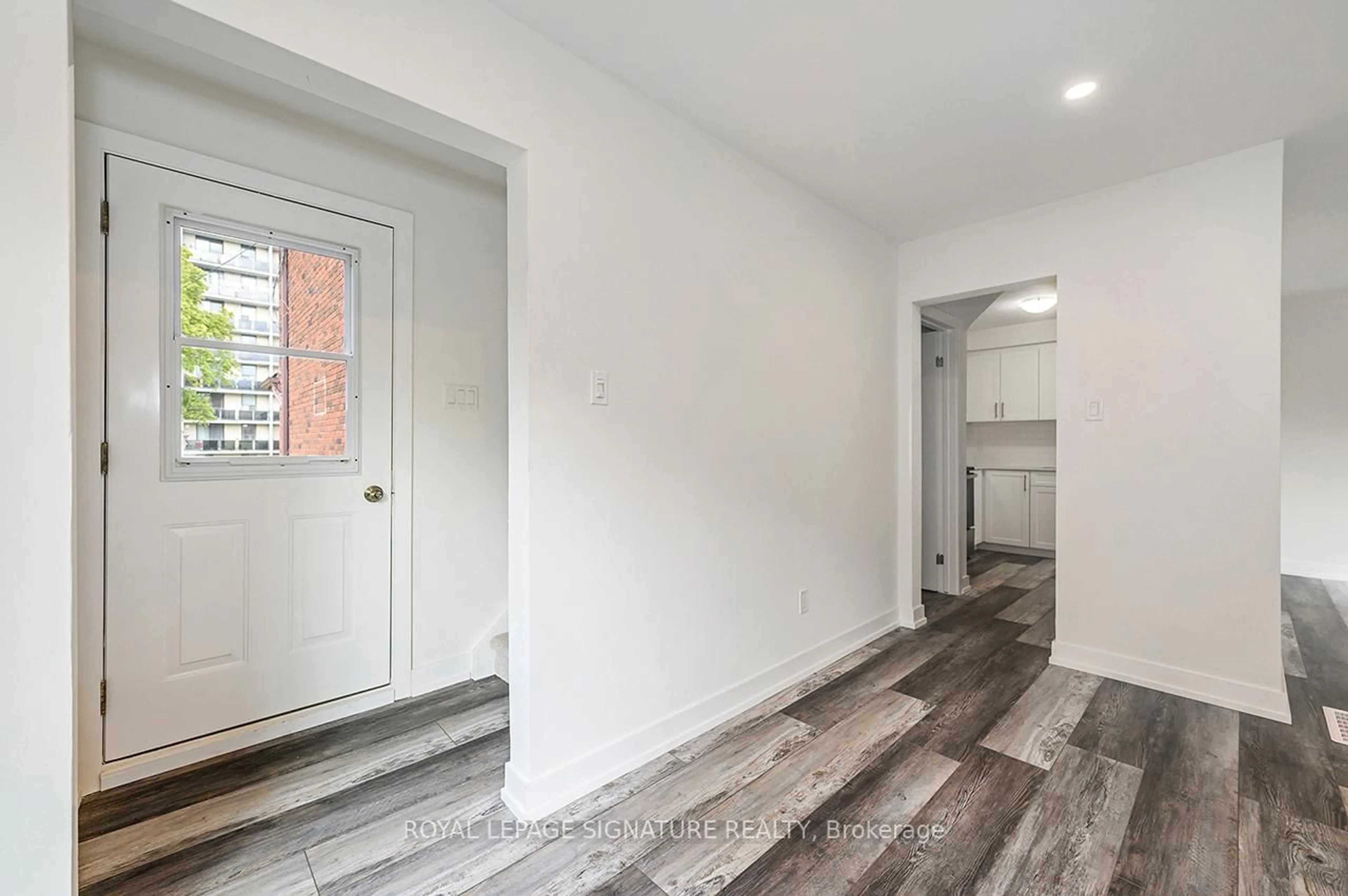 Indoor entryway for 56 & 58 Delawana Dr, Hamilton Ontario L8E 1G4