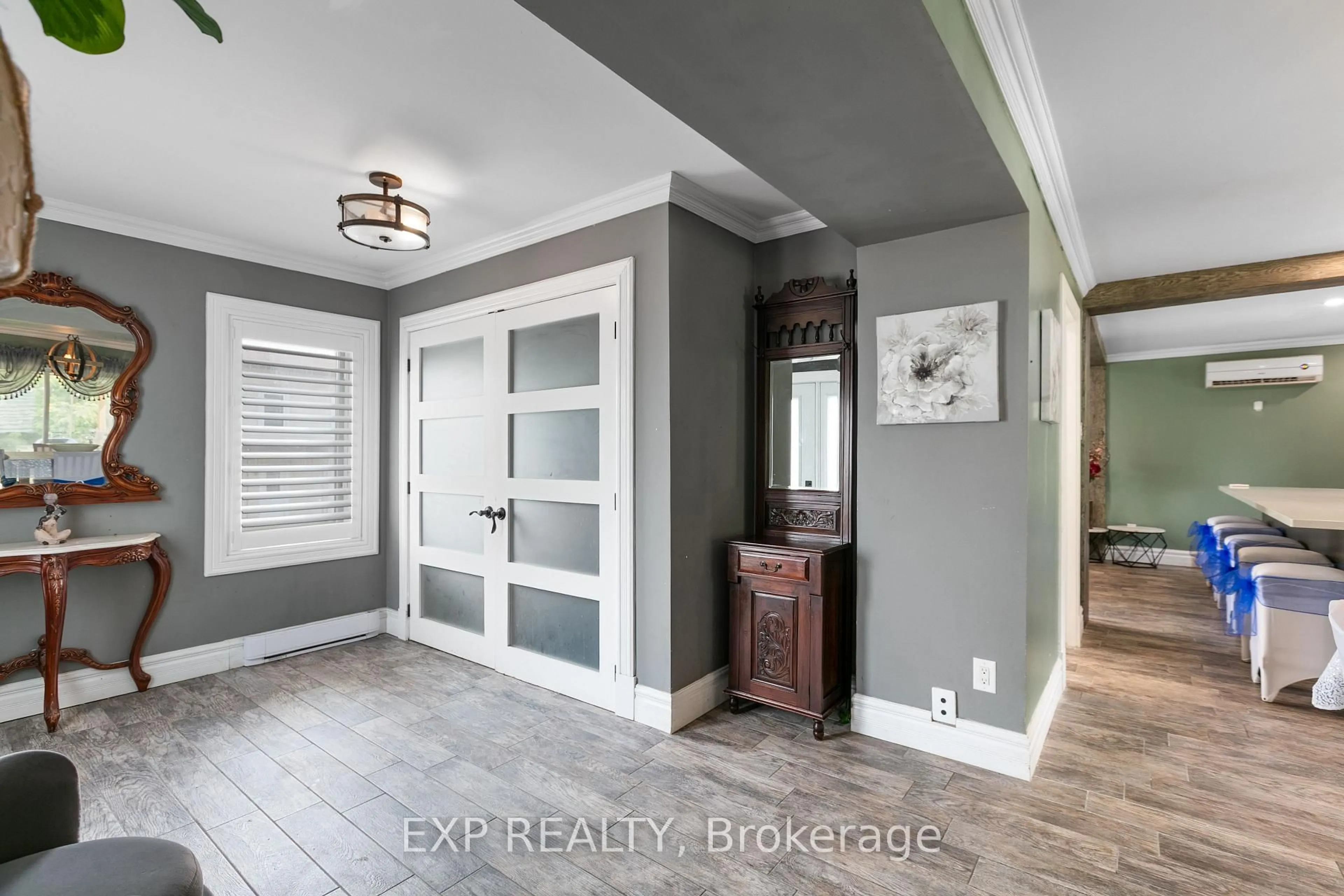 Indoor entryway for 891 Lacroix Rd, Clarence-Rockland Ontario K0A 2A0