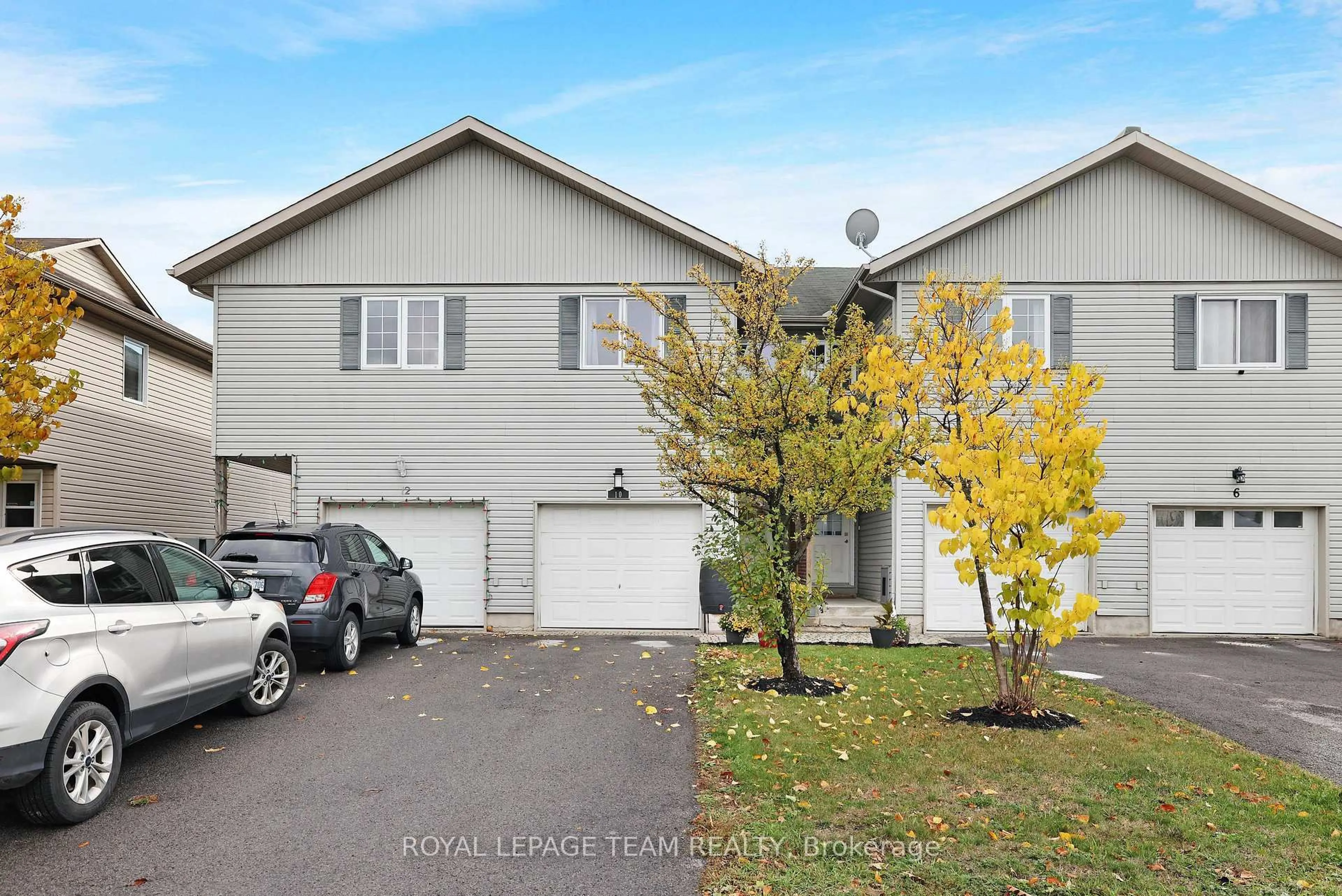 A pic from outside/outdoor area/front of a property/back of a property/a pic from drone, street for 10 Johnston St, Carleton Place Ontario K7C 4S3