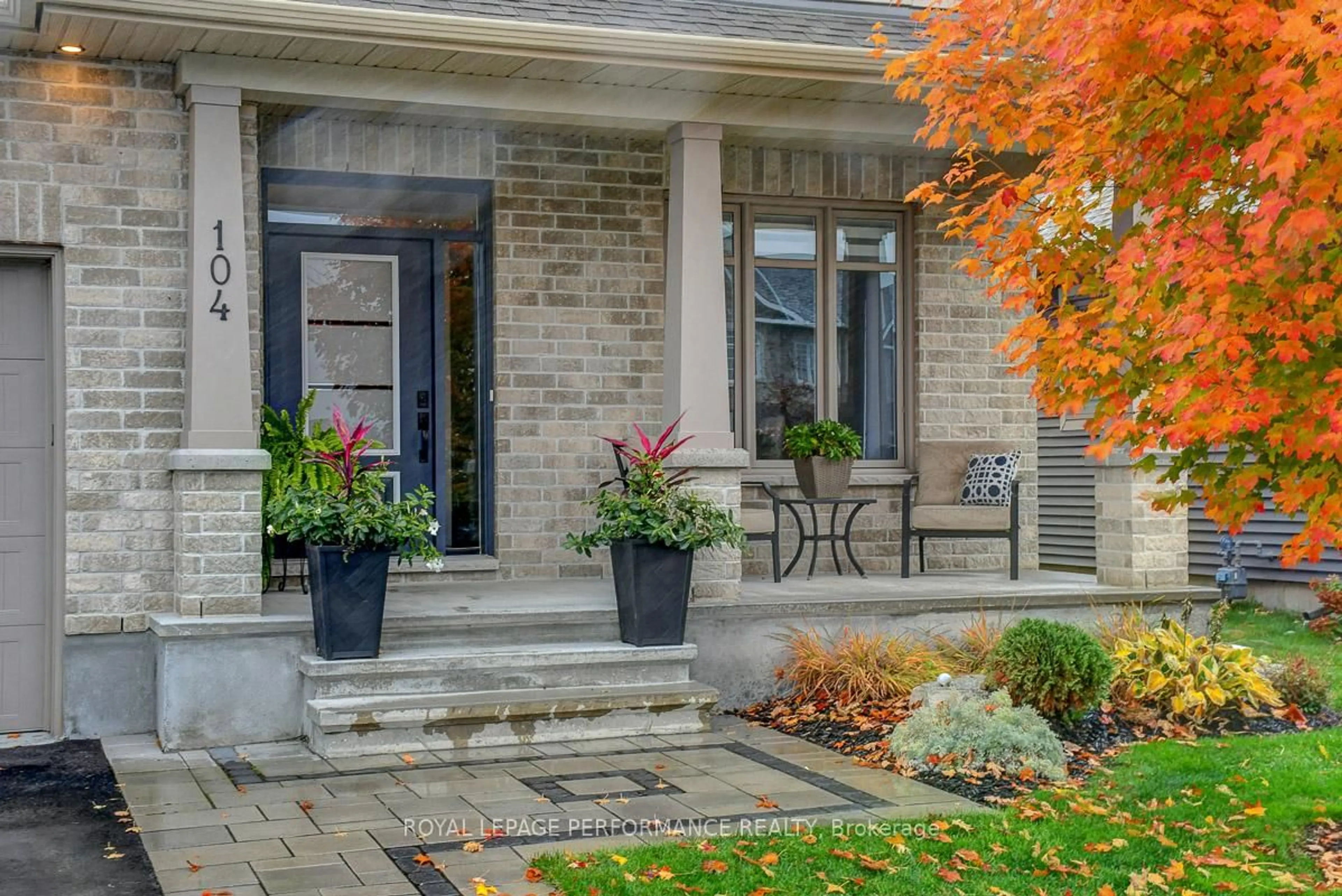 Unknown for 104 York Crossing, Russell Ontario K4R 1C5