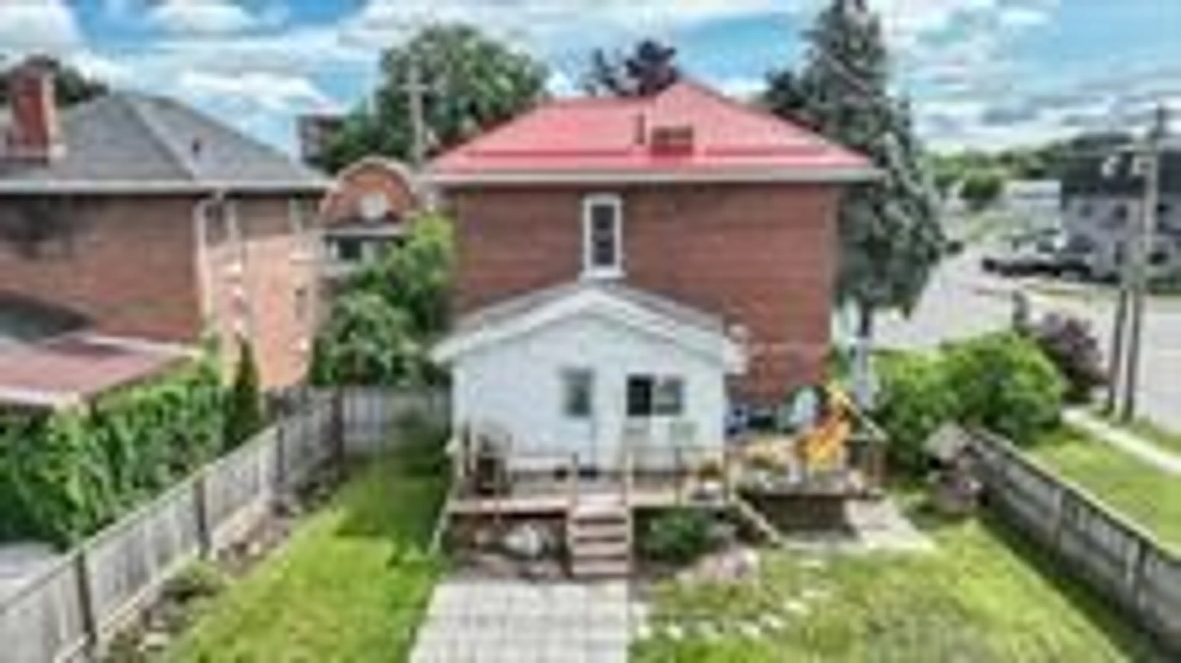 A pic from outside/outdoor area/front of a property/back of a property/a pic from drone, building for 33 Sussex St, Kawartha Lakes Ontario K9V 3E7