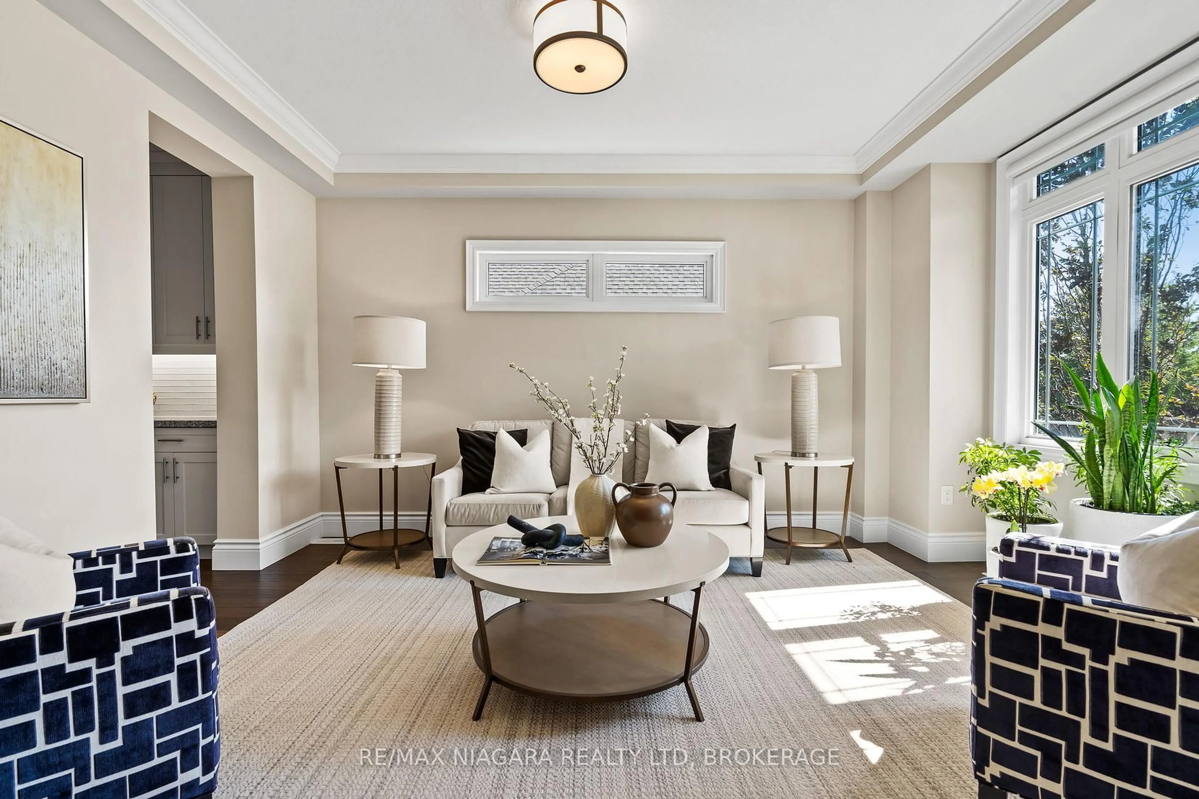 Living room with furniture, unknown for 54 Philmori Blvd, Pelham Ontario L0S 1E5