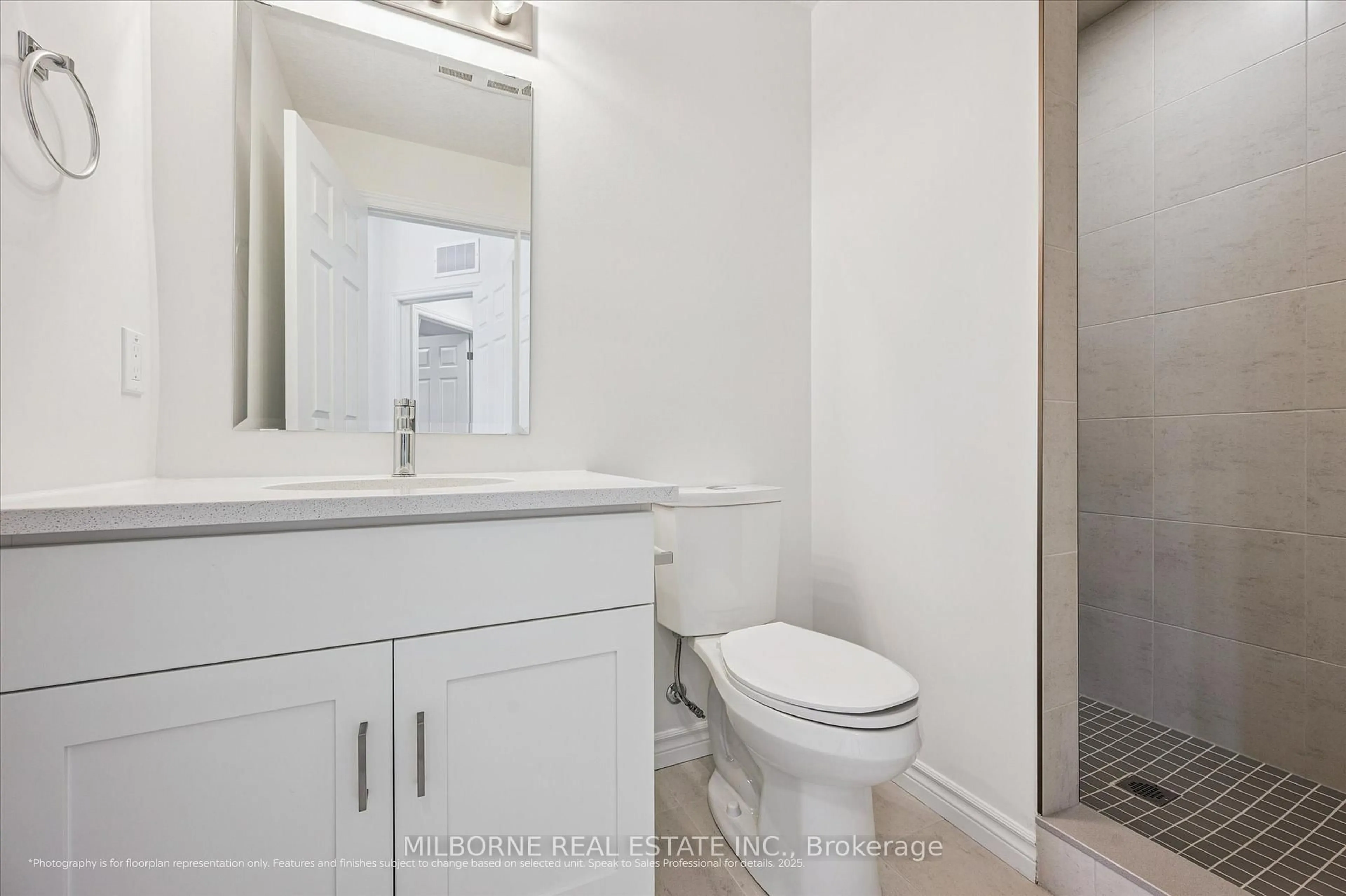 Standard bathroom, ceramic/tile floor for 50 Thatcher Dr, Guelph Ontario N1L 1B3