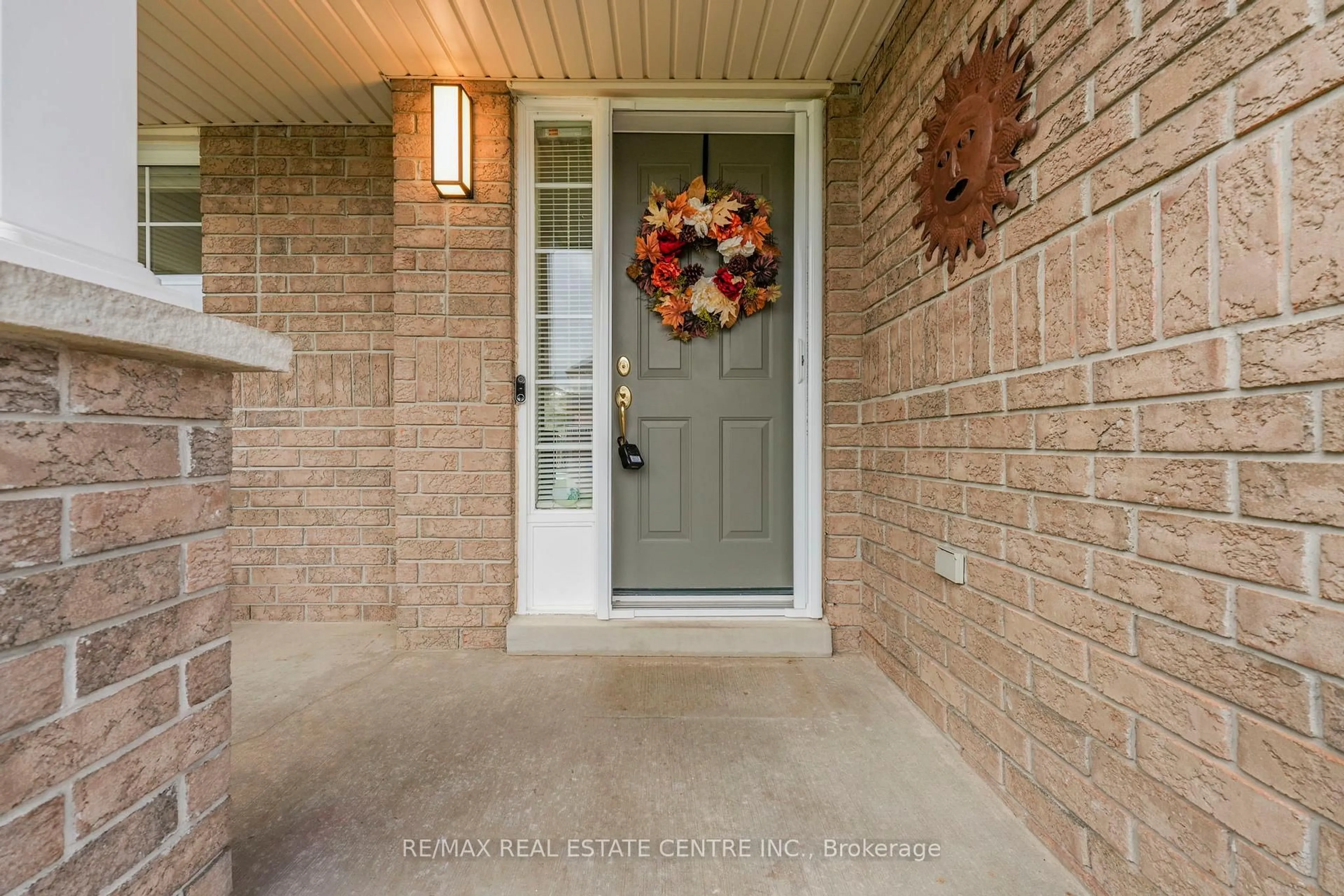 Indoor entryway for 813 Greenwood Cres, Shelburne Ontario L9V 3C8