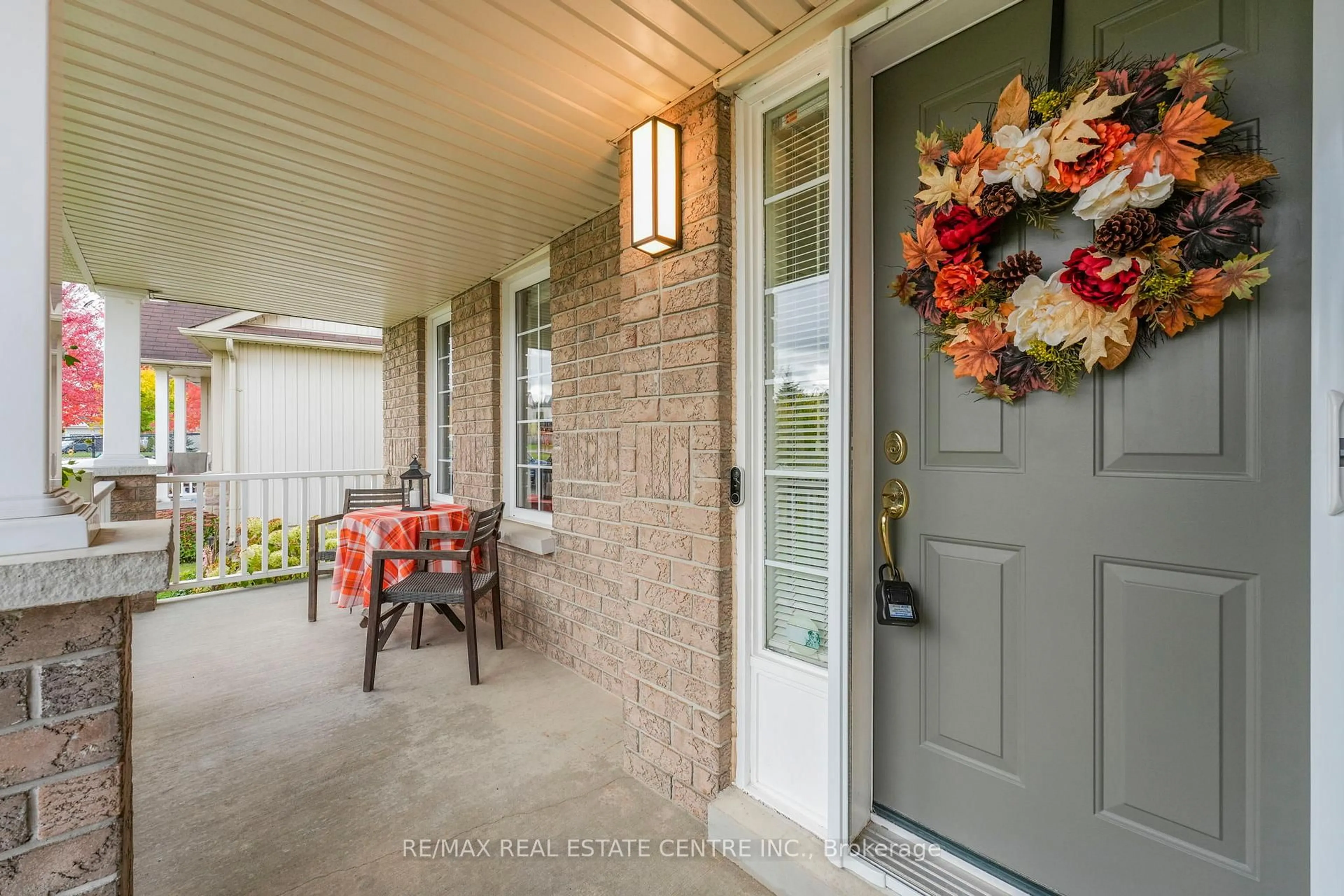 Indoor entryway for 813 Greenwood Cres, Shelburne Ontario L9V 3C8