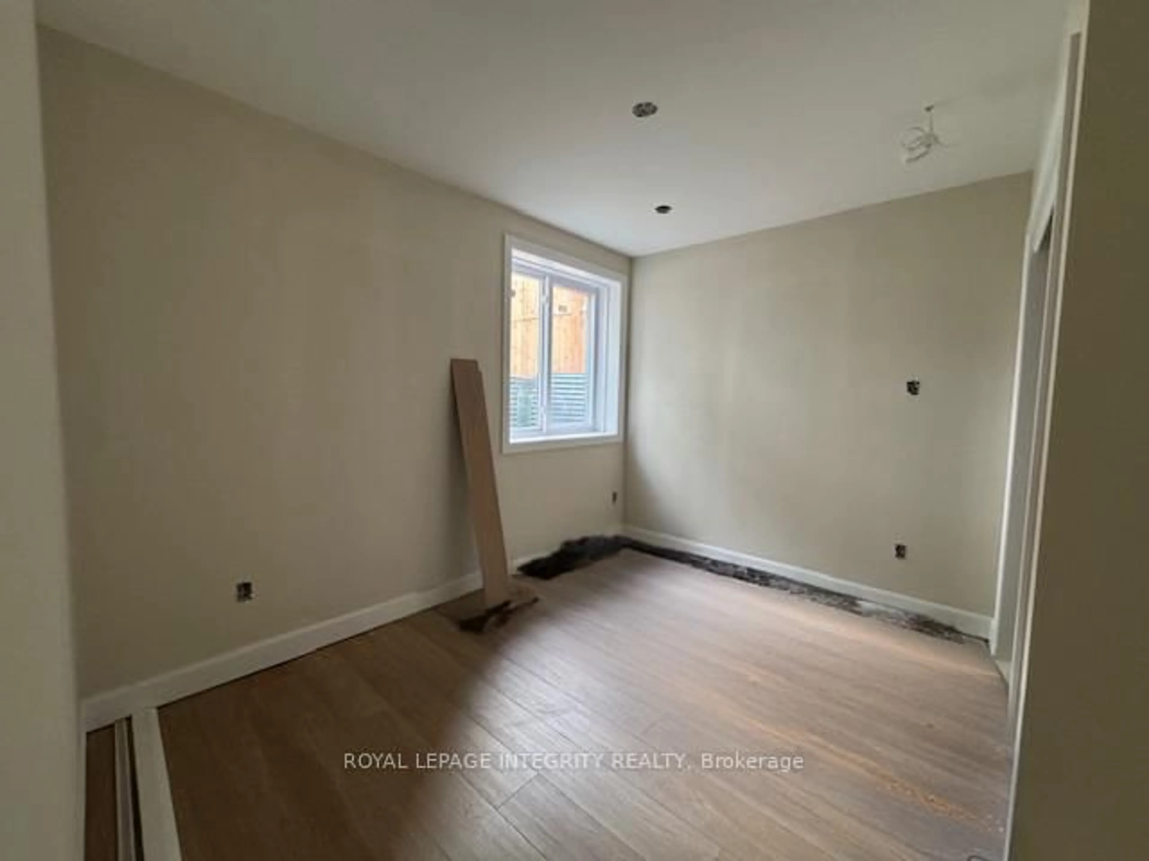 A pic of a room for 9 Gwynne Ave, Ottawa Ontario K1Y 1X1