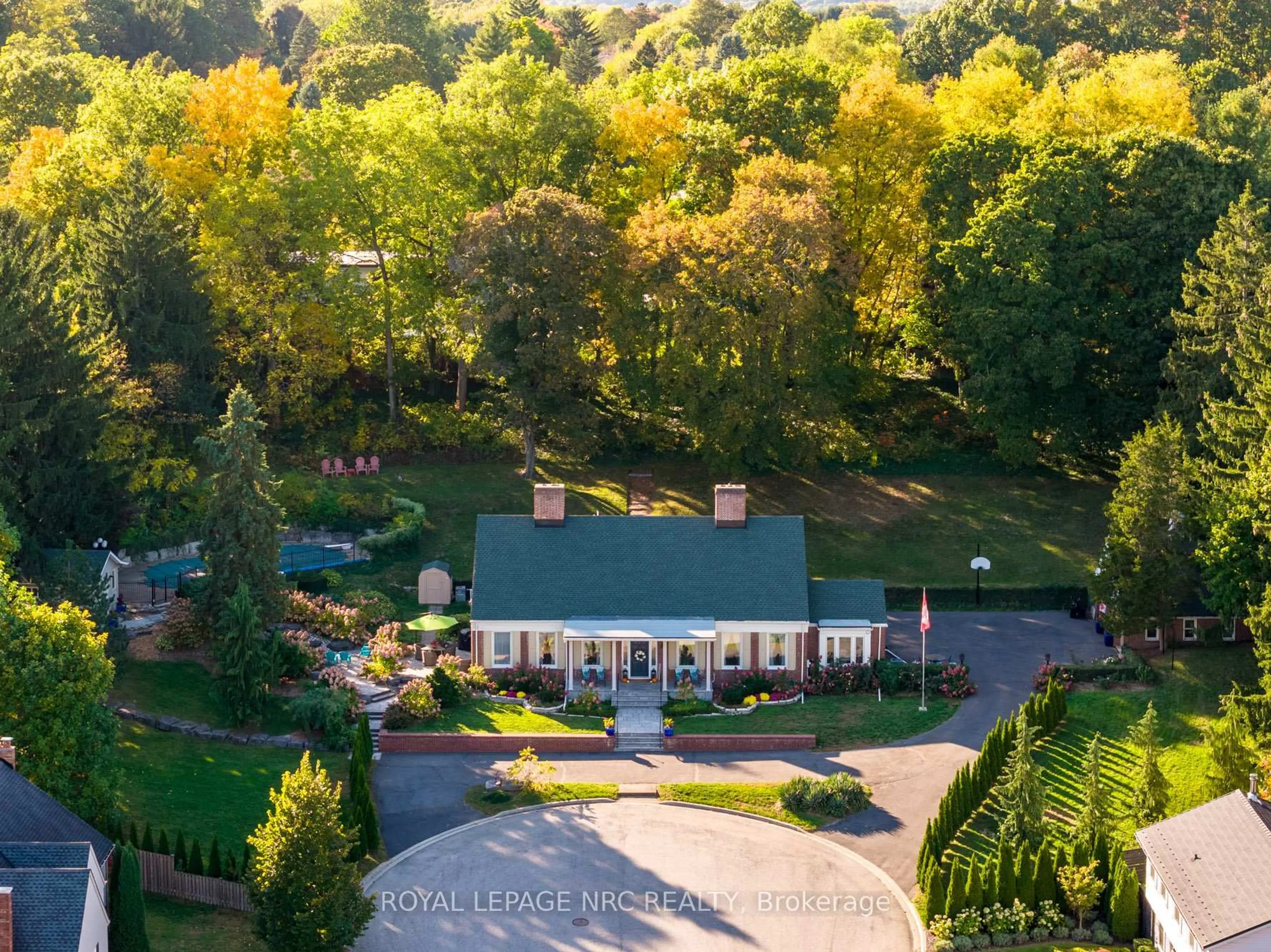 A pic from outside/outdoor area/front of a property/back of a property/a pic from drone, forest/trees view for 9 Shaldan Lane, Pelham Ontario L0S 1E0