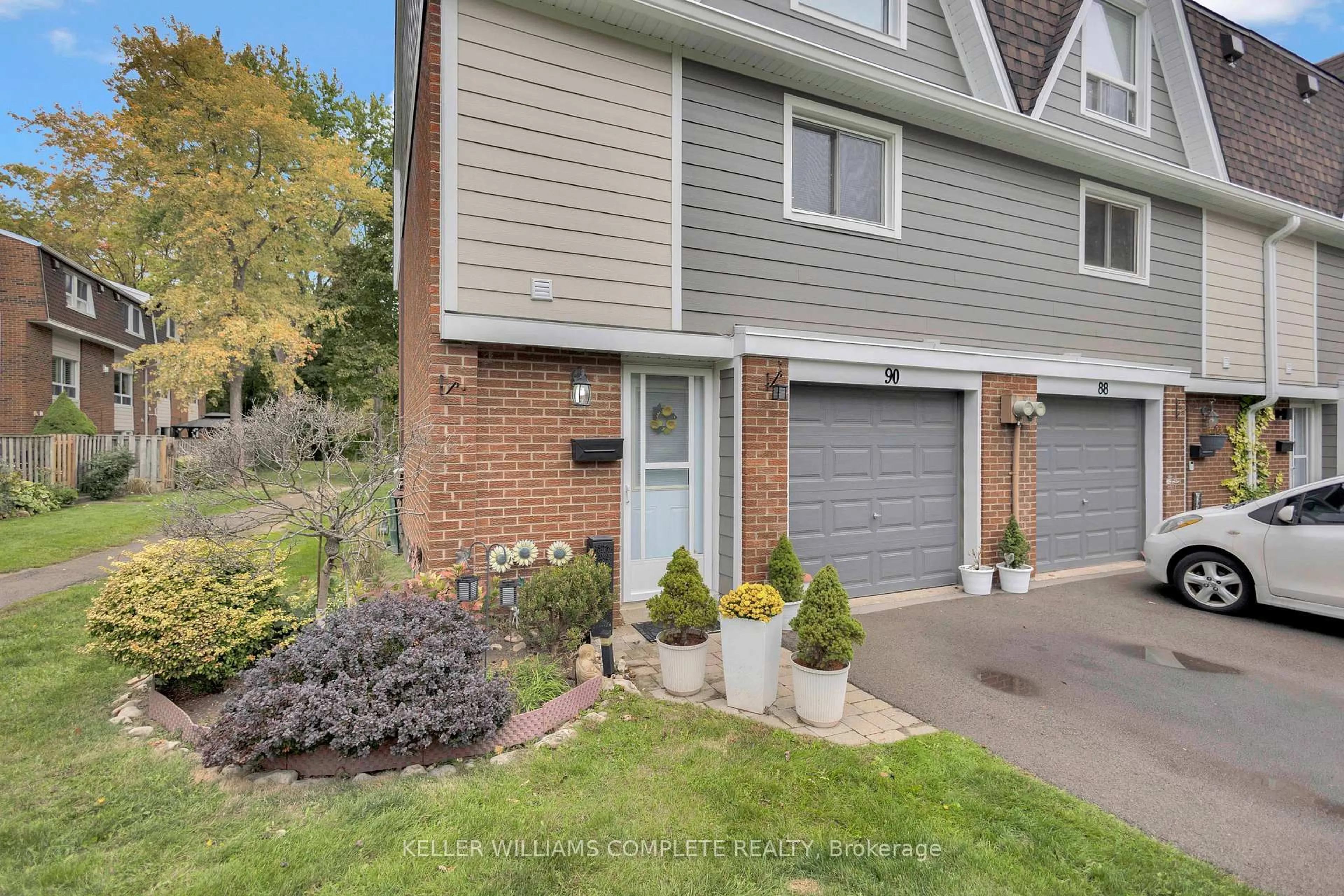 Unknown for 90 ANN St, Hamilton Ontario L9H 5P1
