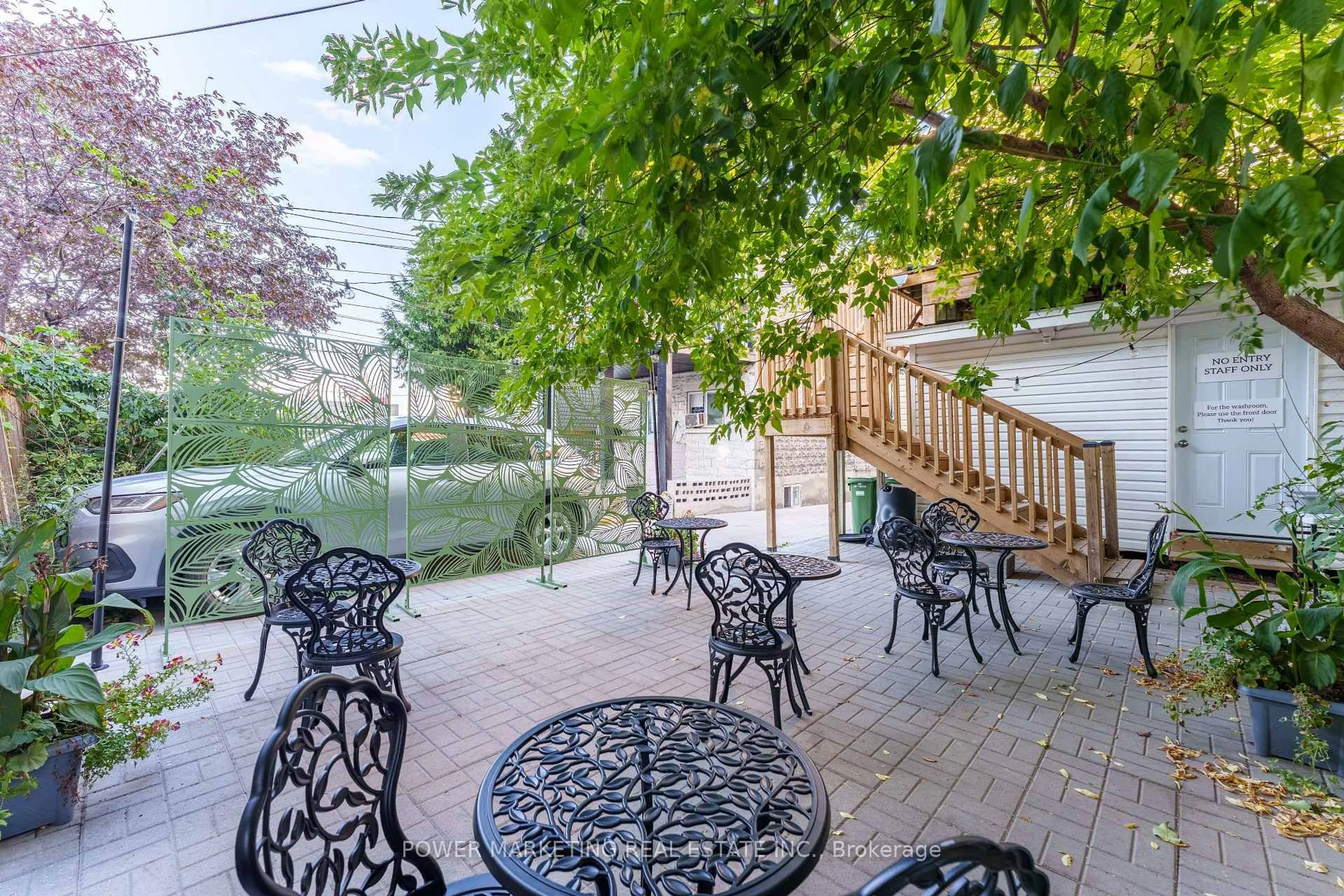 Patio, street for 684 BRONSON Ave, Ottawa Ontario K1S 4E9