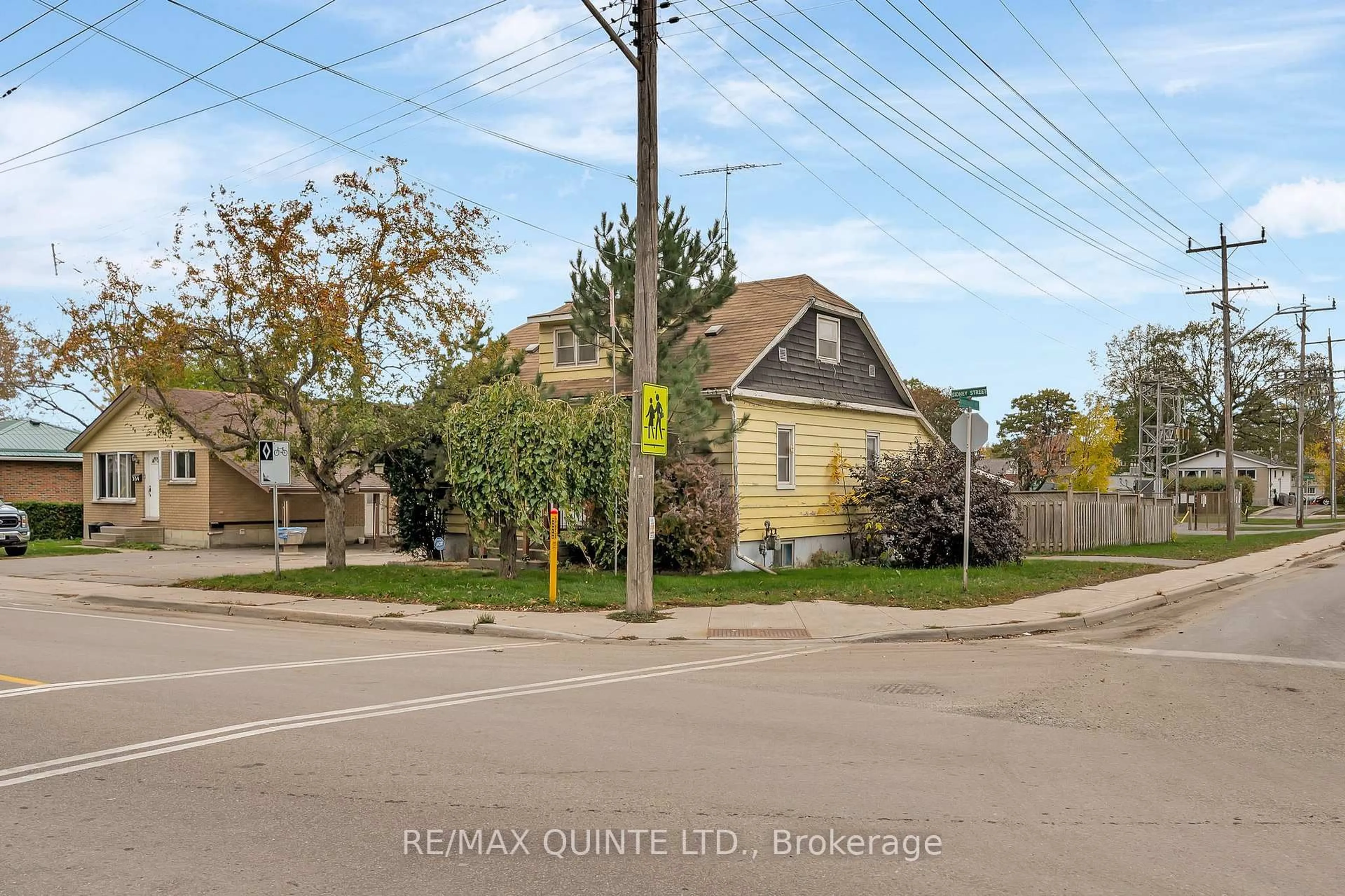 A pic from outside/outdoor area/front of a property/back of a property/a pic from drone, street for 336 Sidney St, Quinte West Ontario K8V 2T9