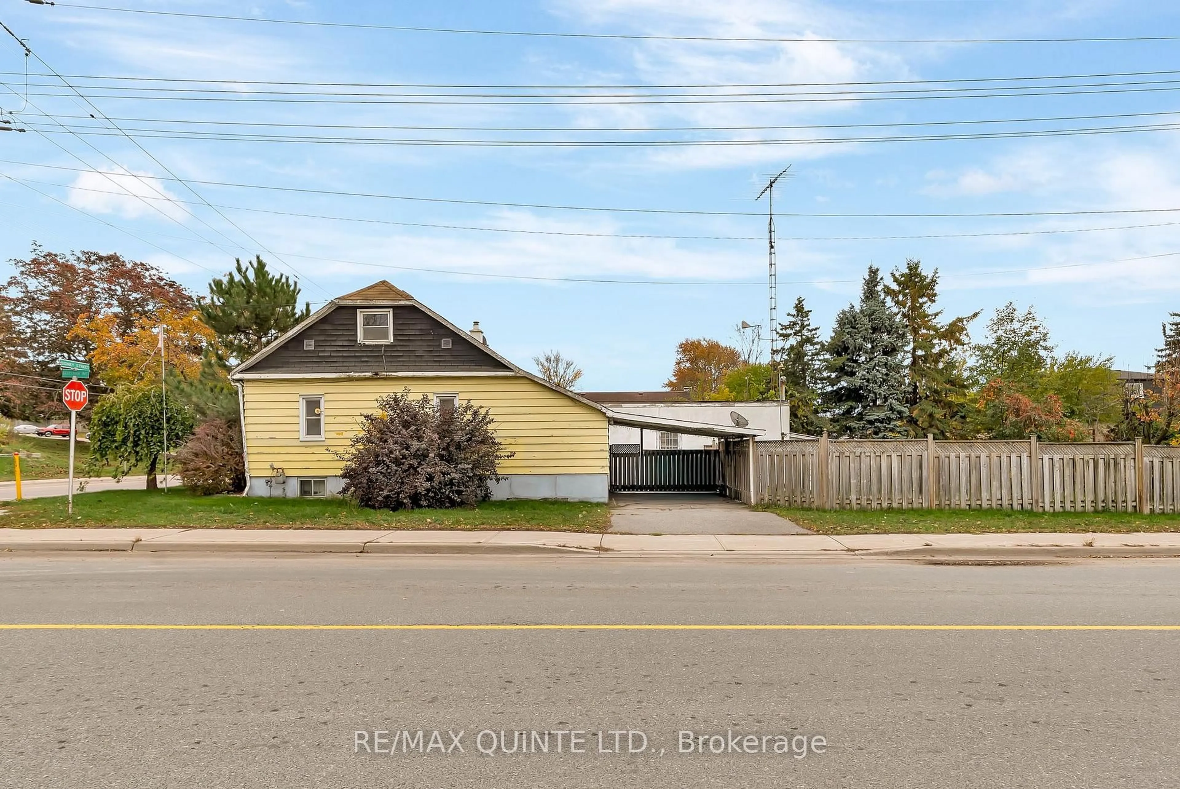 Unknown for 336 Sidney St, Quinte West Ontario K8V 2T9