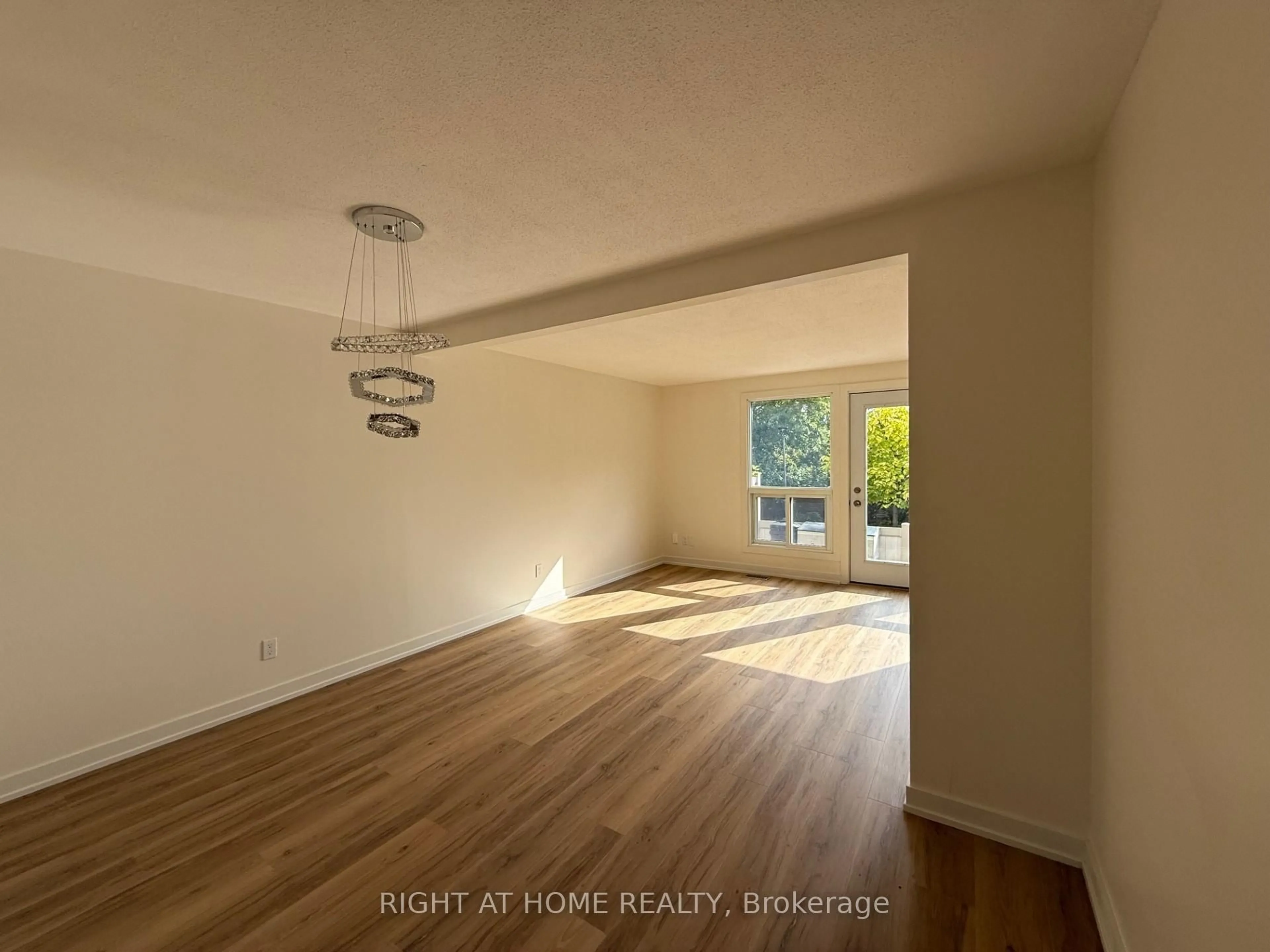 A pic of a room for 2311 Stonehenge Cres, Ottawa Ontario K1B 4N7