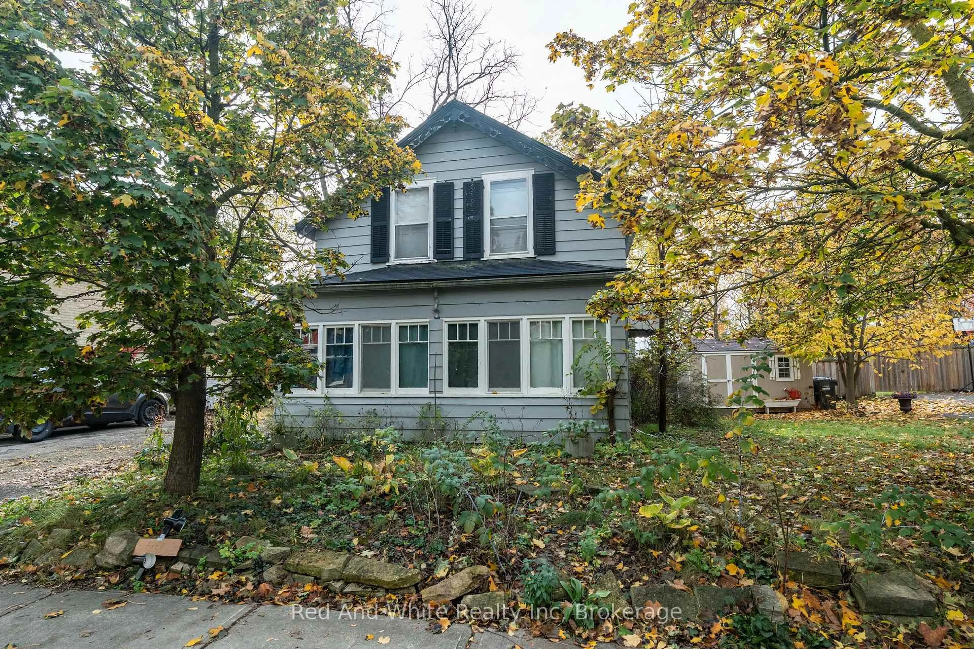 Home with vinyl exterior material, street for 18 Foster Ave, Guelph Ontario N1H 3B3
