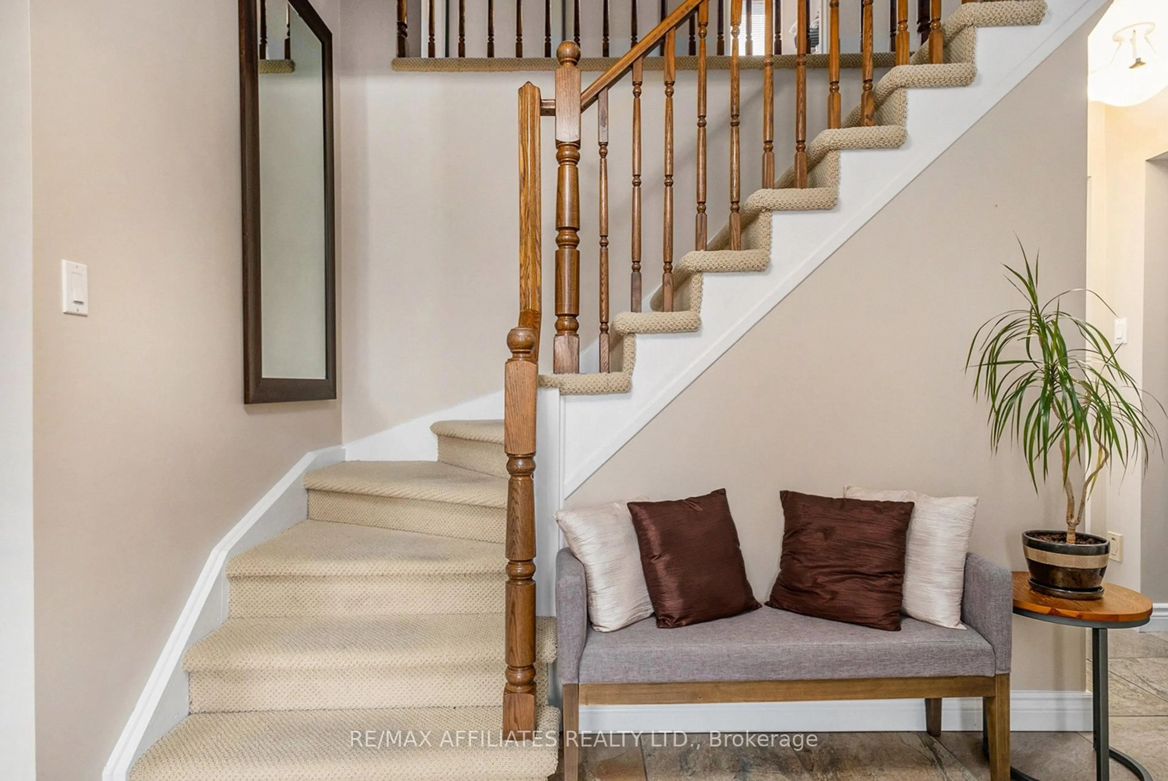 Stairs for 1315 Prestone Dr, Ottawa Ontario K1E 2Z2